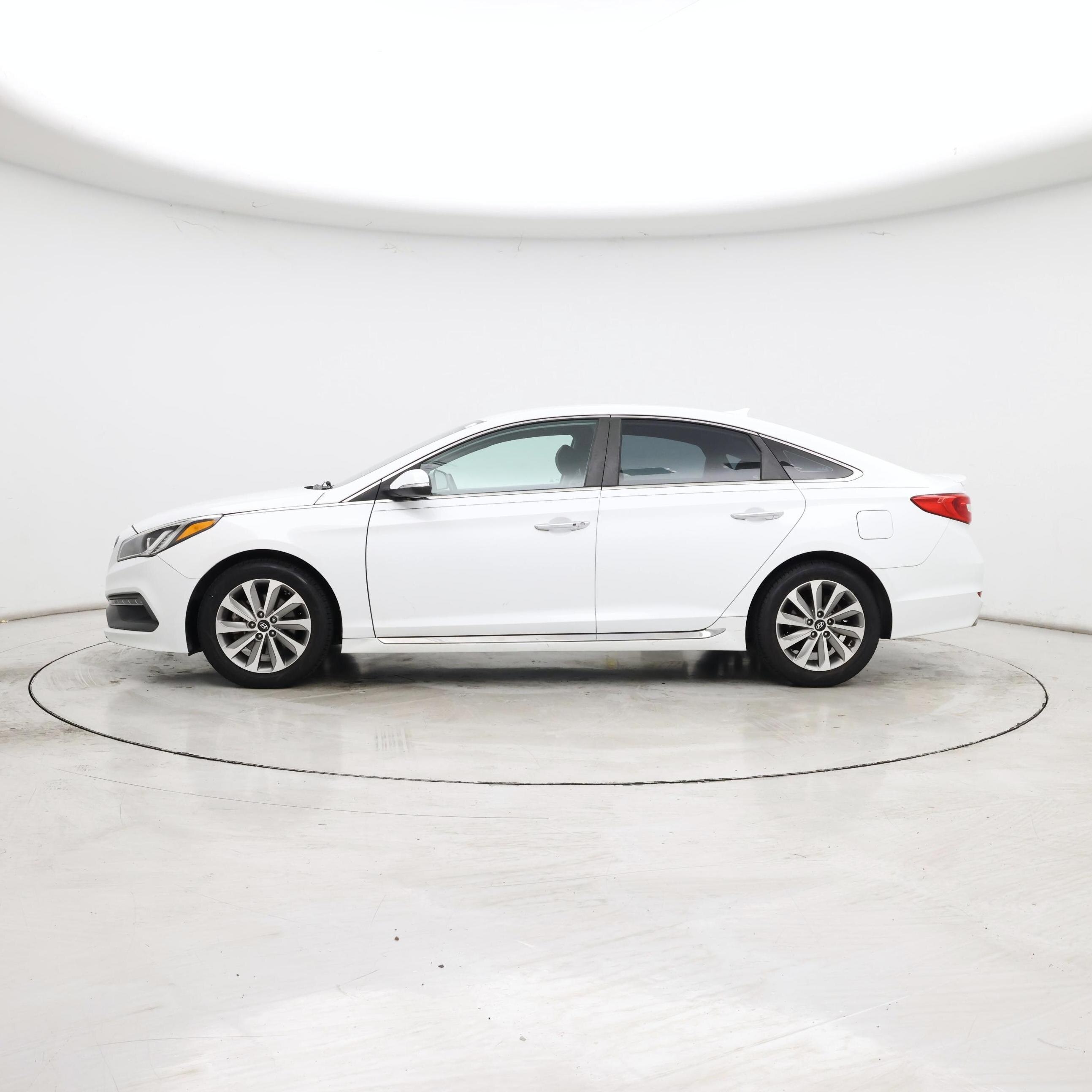 Thumbnail: 2016 Hyundai Sonata - 3