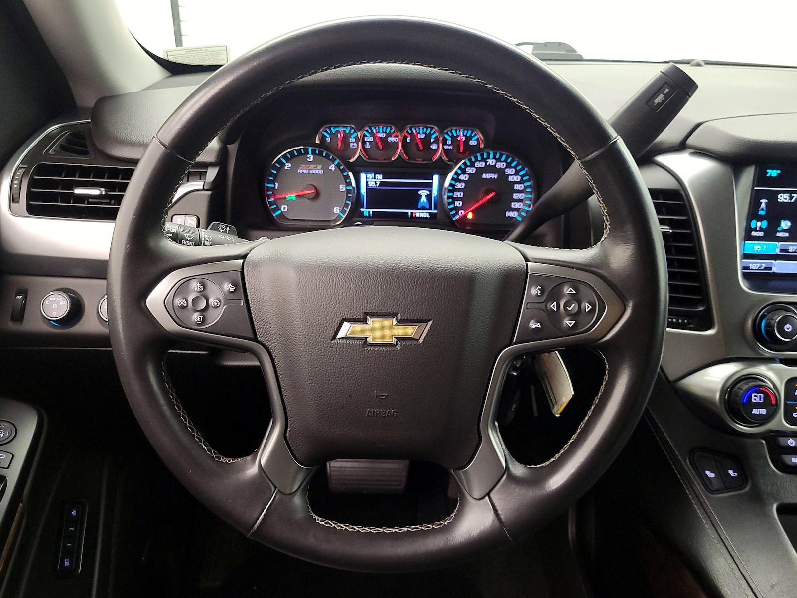 2017 Chevrolet Suburban LT - Photo 11