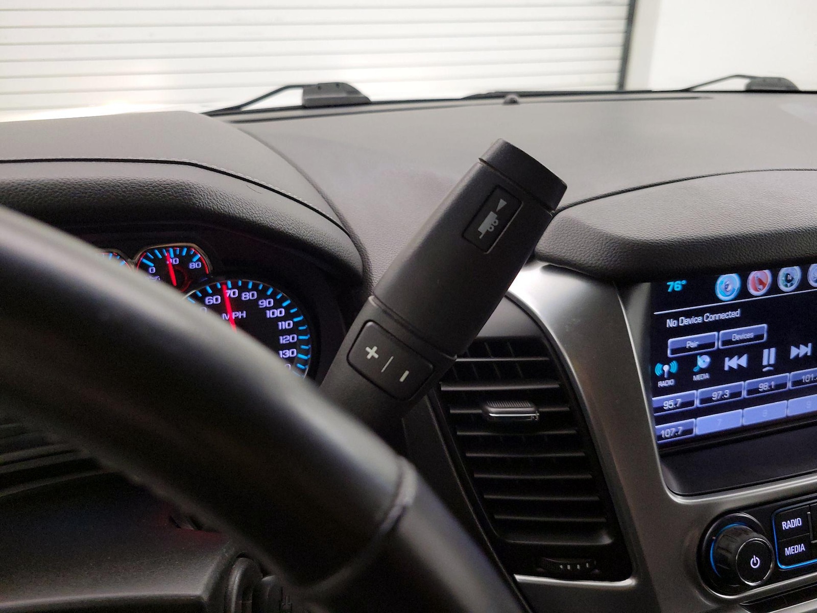2017 Chevrolet Suburban LT - Photo 19