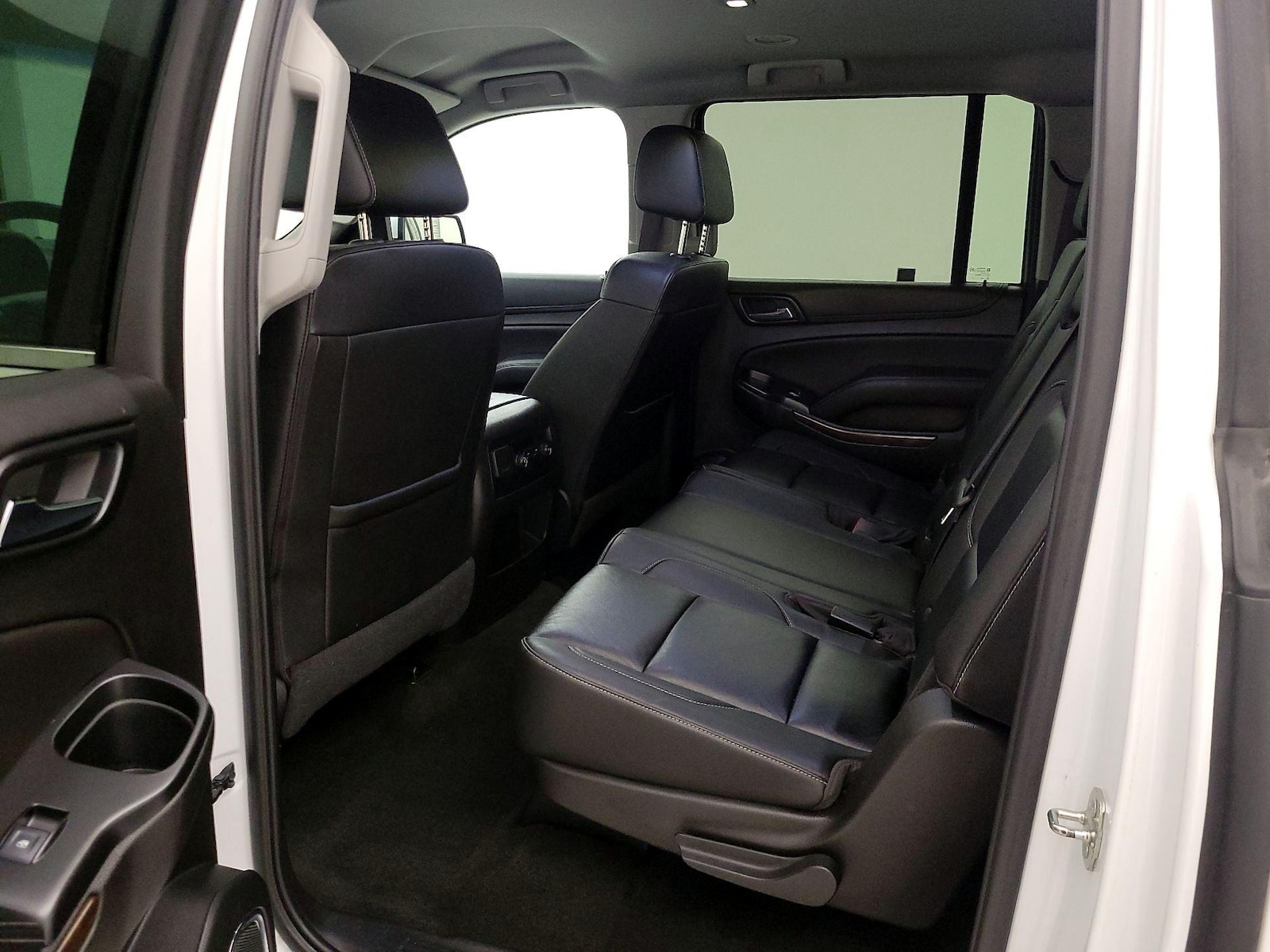 2017 Chevrolet Suburban LT - Photo 21