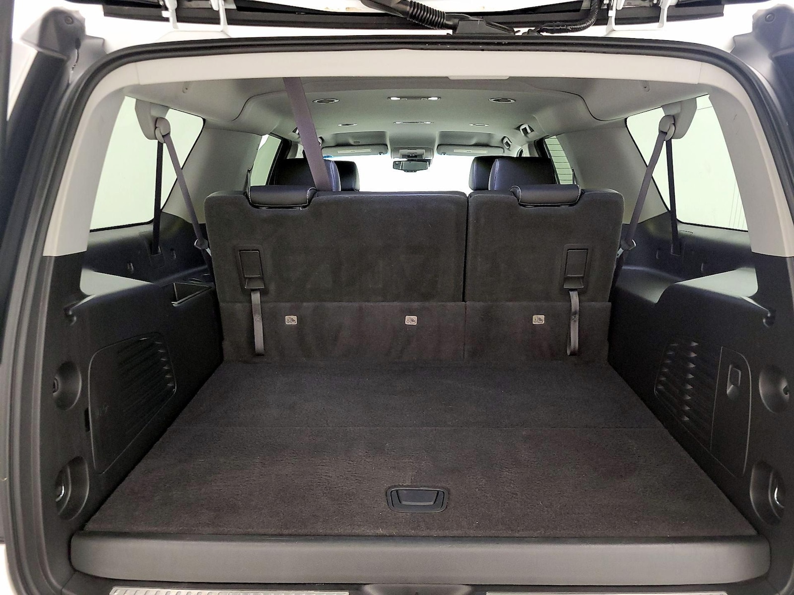 2017 Chevrolet Suburban LT - Photo 23