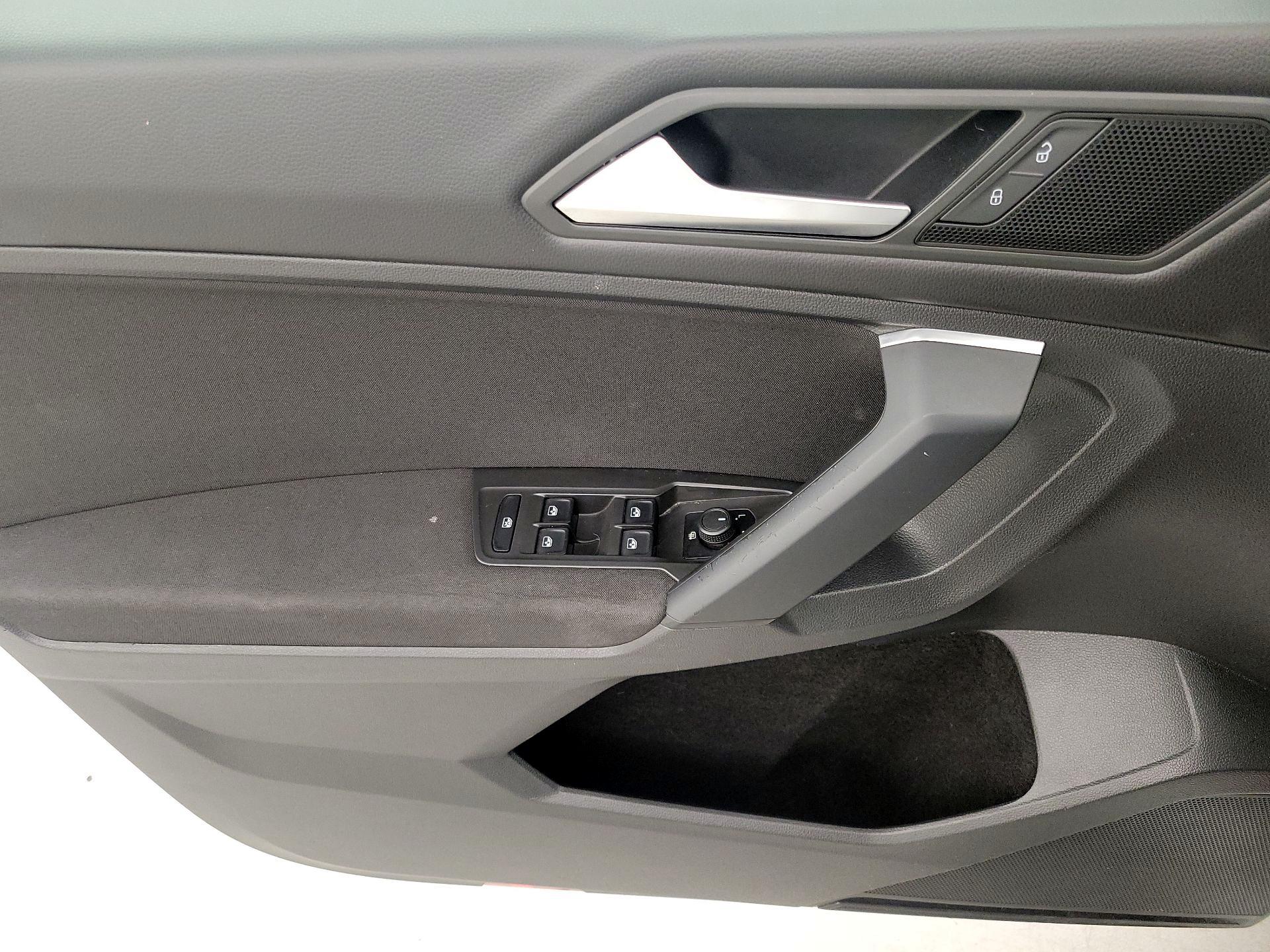 Thumbnail: 2019 Volkswagen Tiguan - 12