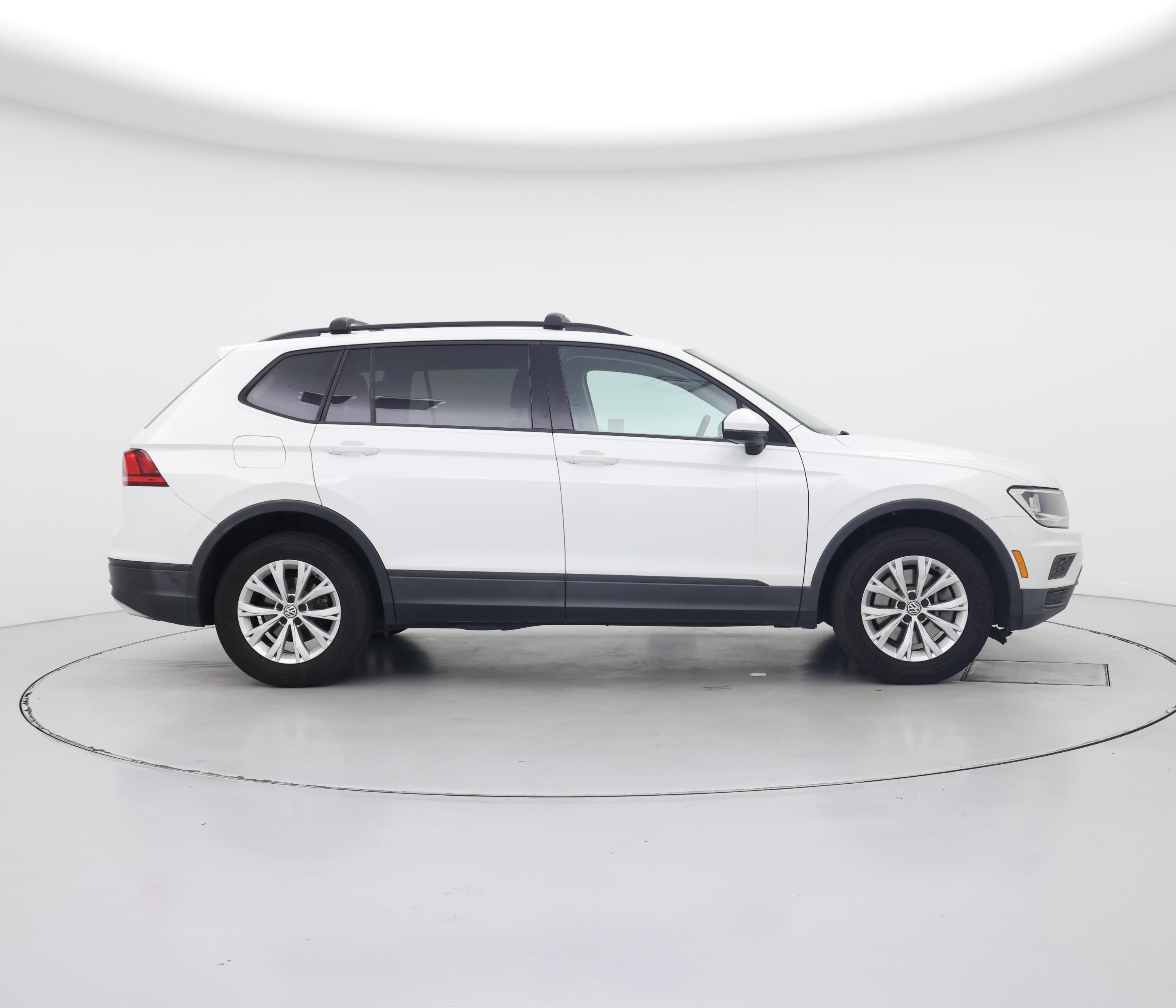 Thumbnail: 2019 Volkswagen Tiguan - 7