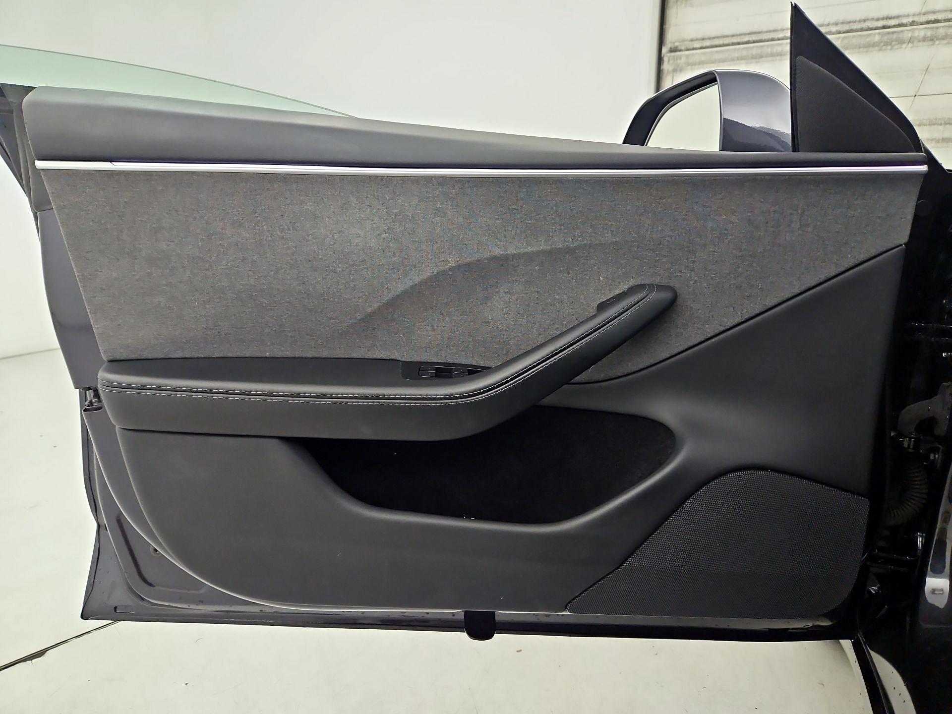 Thumbnail: 2024 Tesla Model 3 - 12