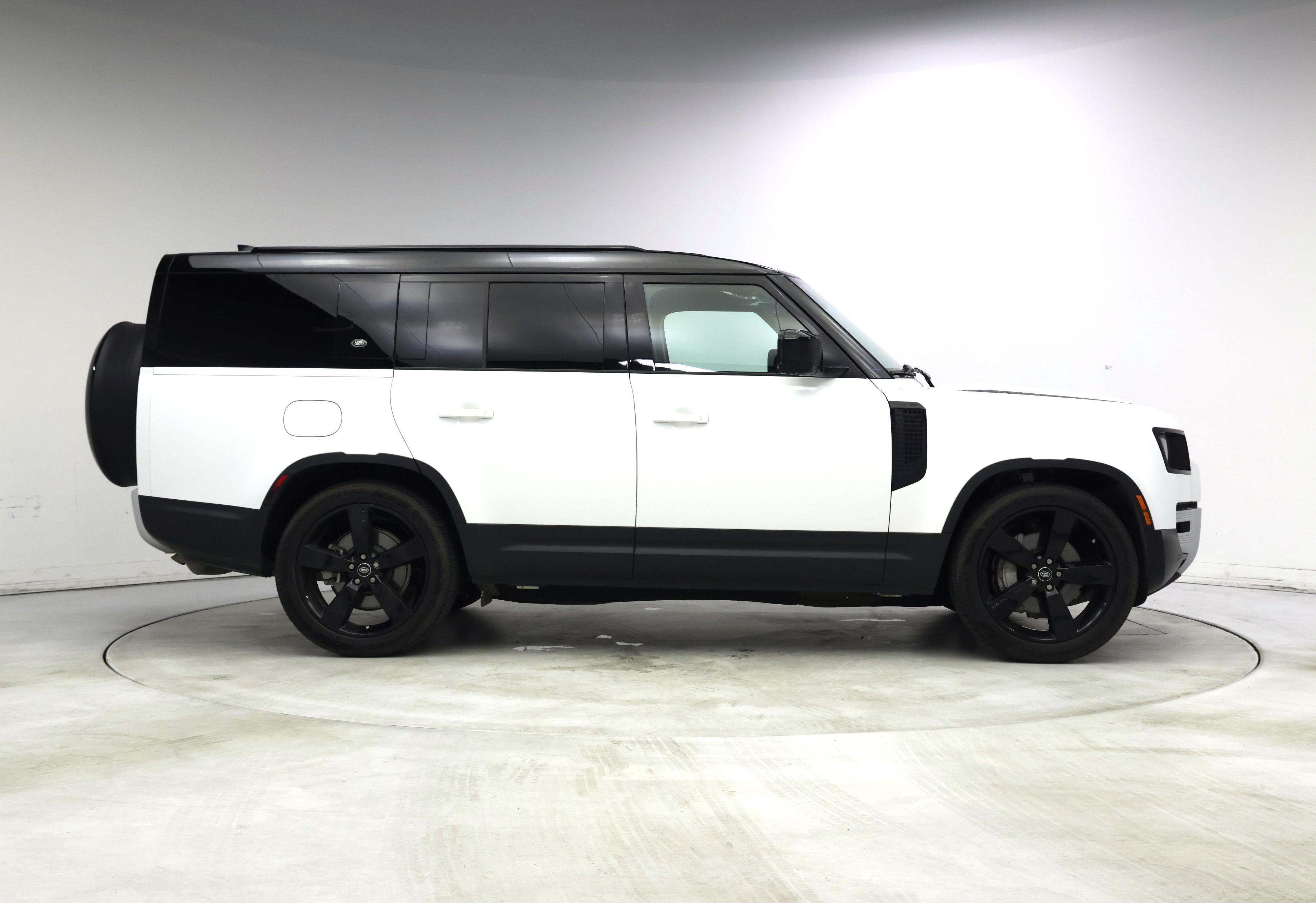 Thumbnail: 2024 Land Rover Defender - 7
