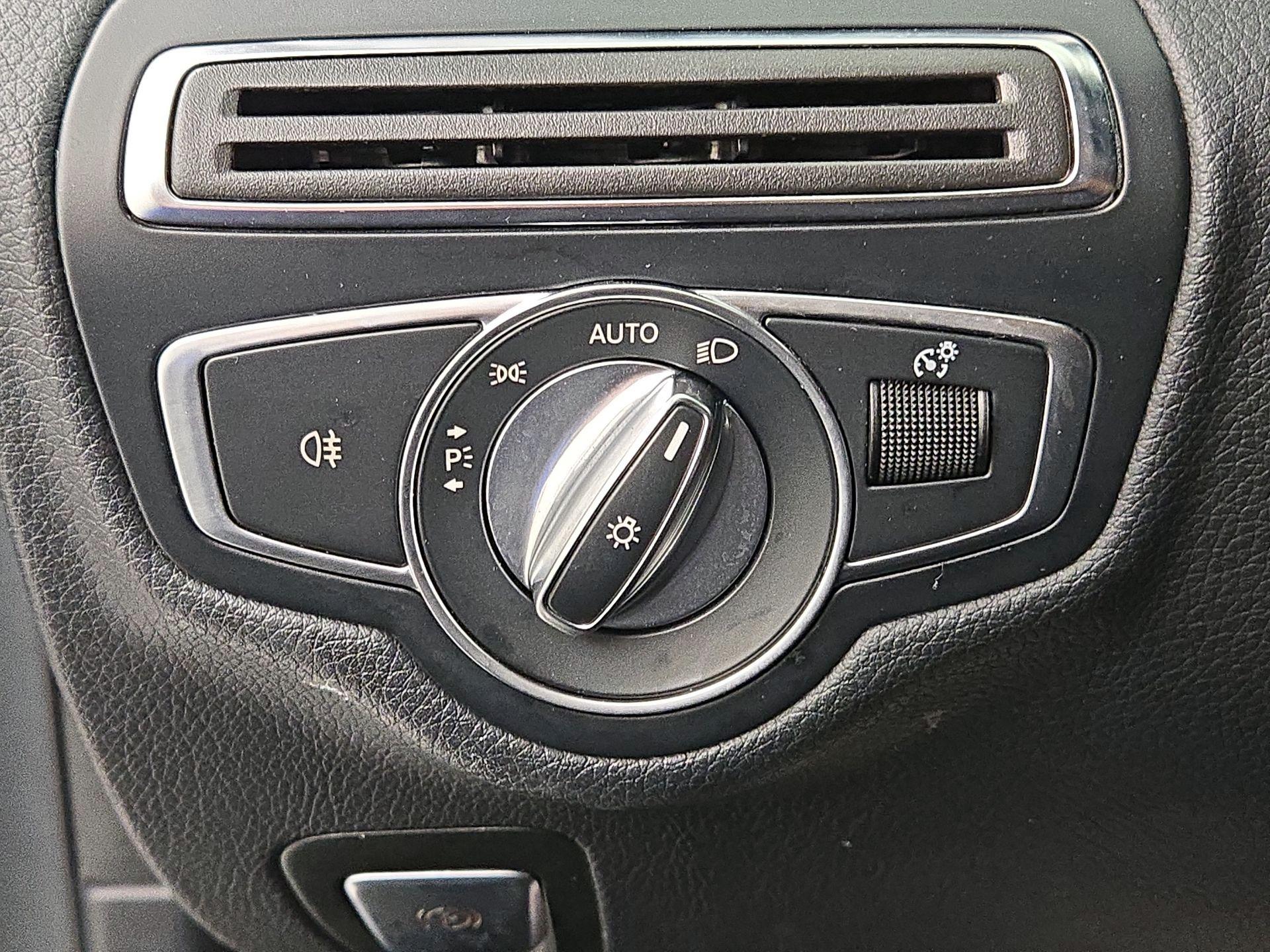 Thumbnail: 2018 Mercedes-Benz C-Class - 13