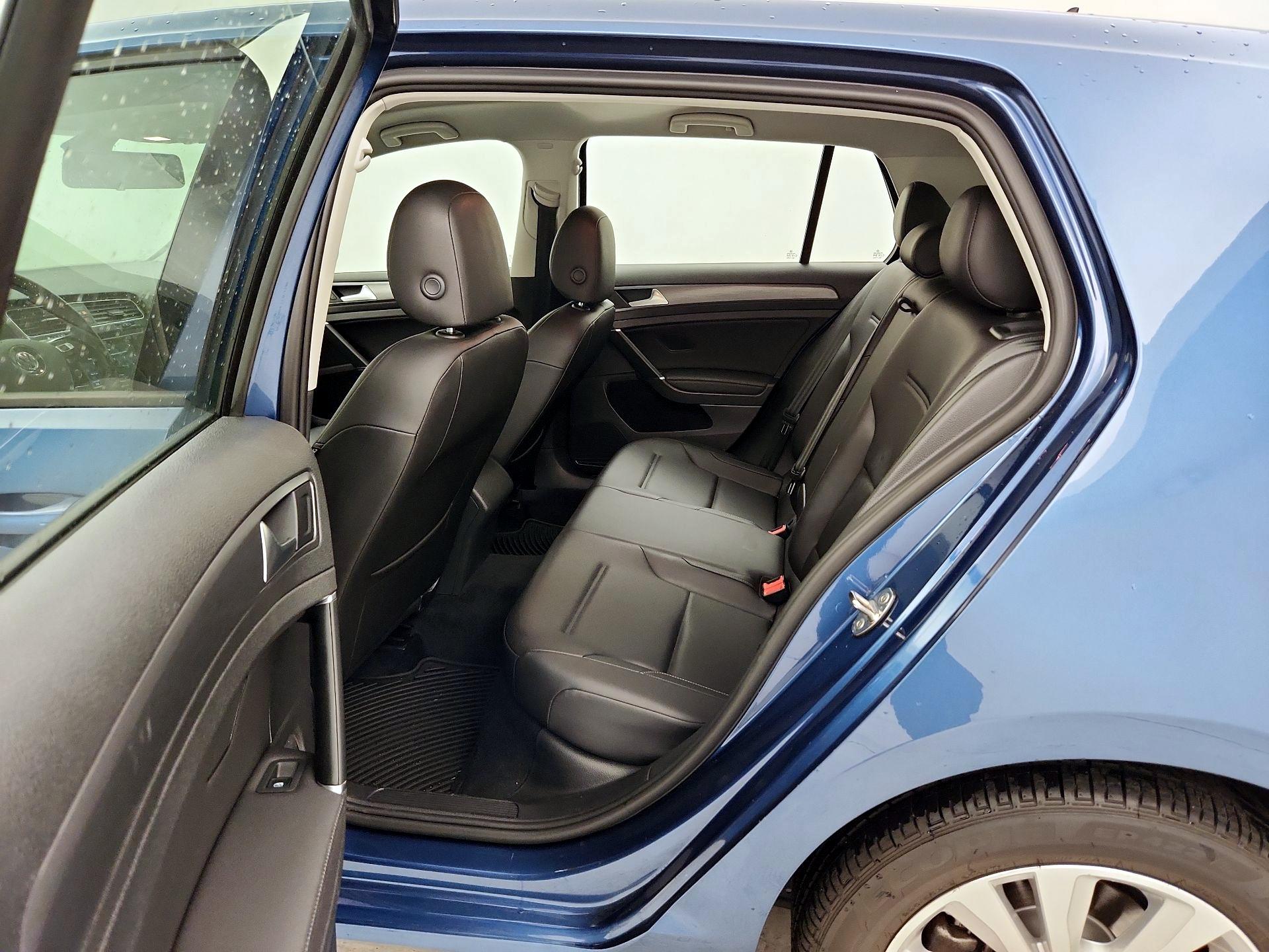 Thumbnail: 2021 Volkswagen Golf - 20