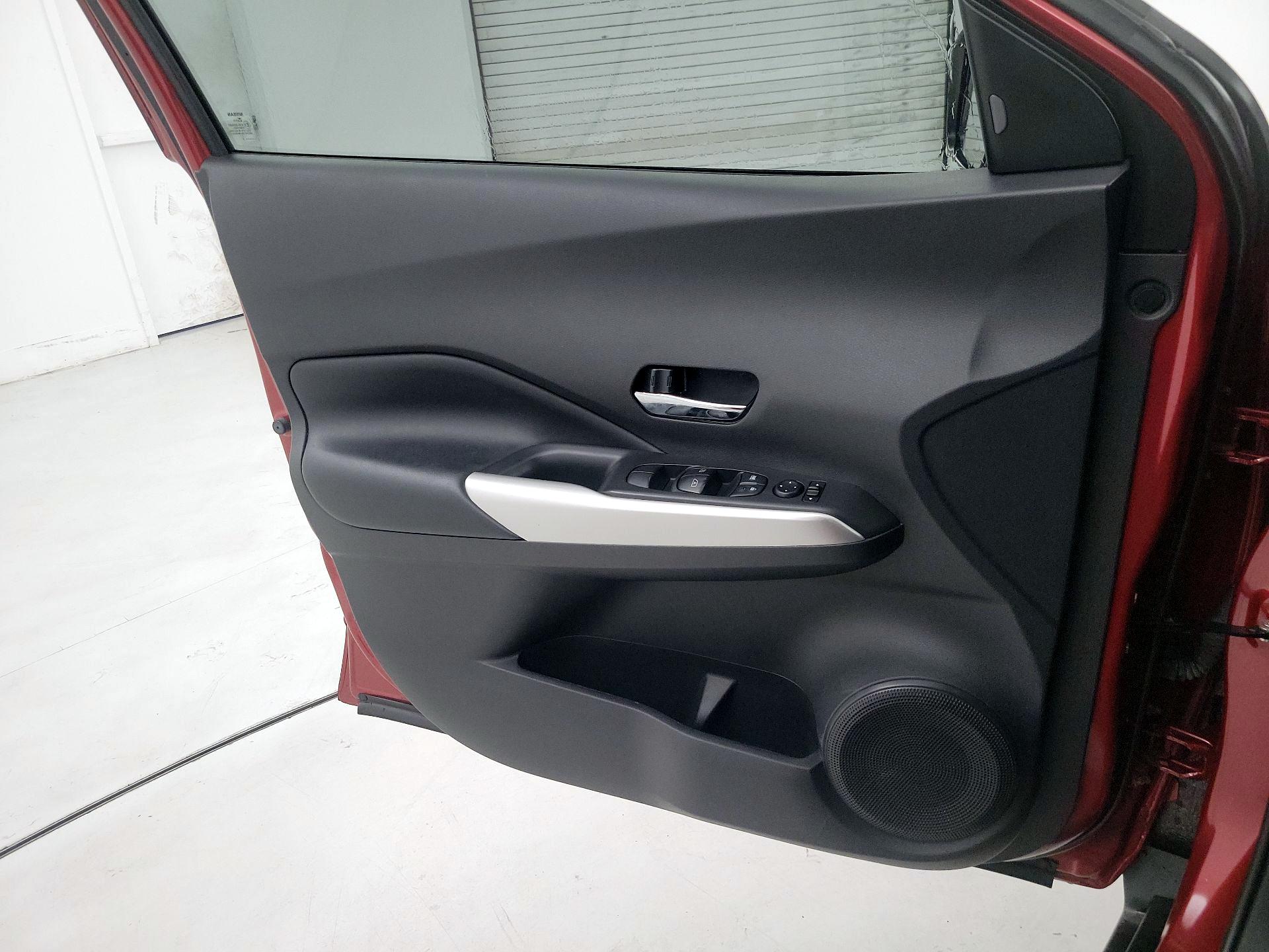 Thumbnail: 2020 Nissan Kicks - 12