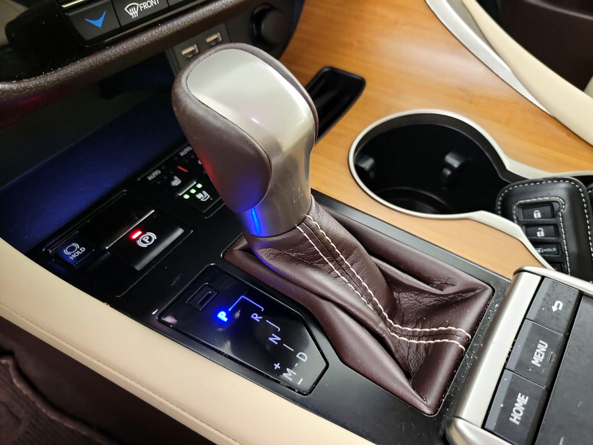 Thumbnail: 2020 Lexus RX - 17
