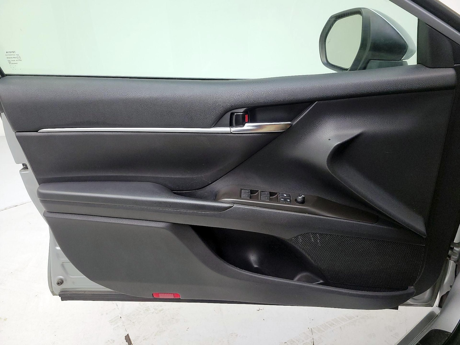 2021 Toyota Camry SE - Photo 13