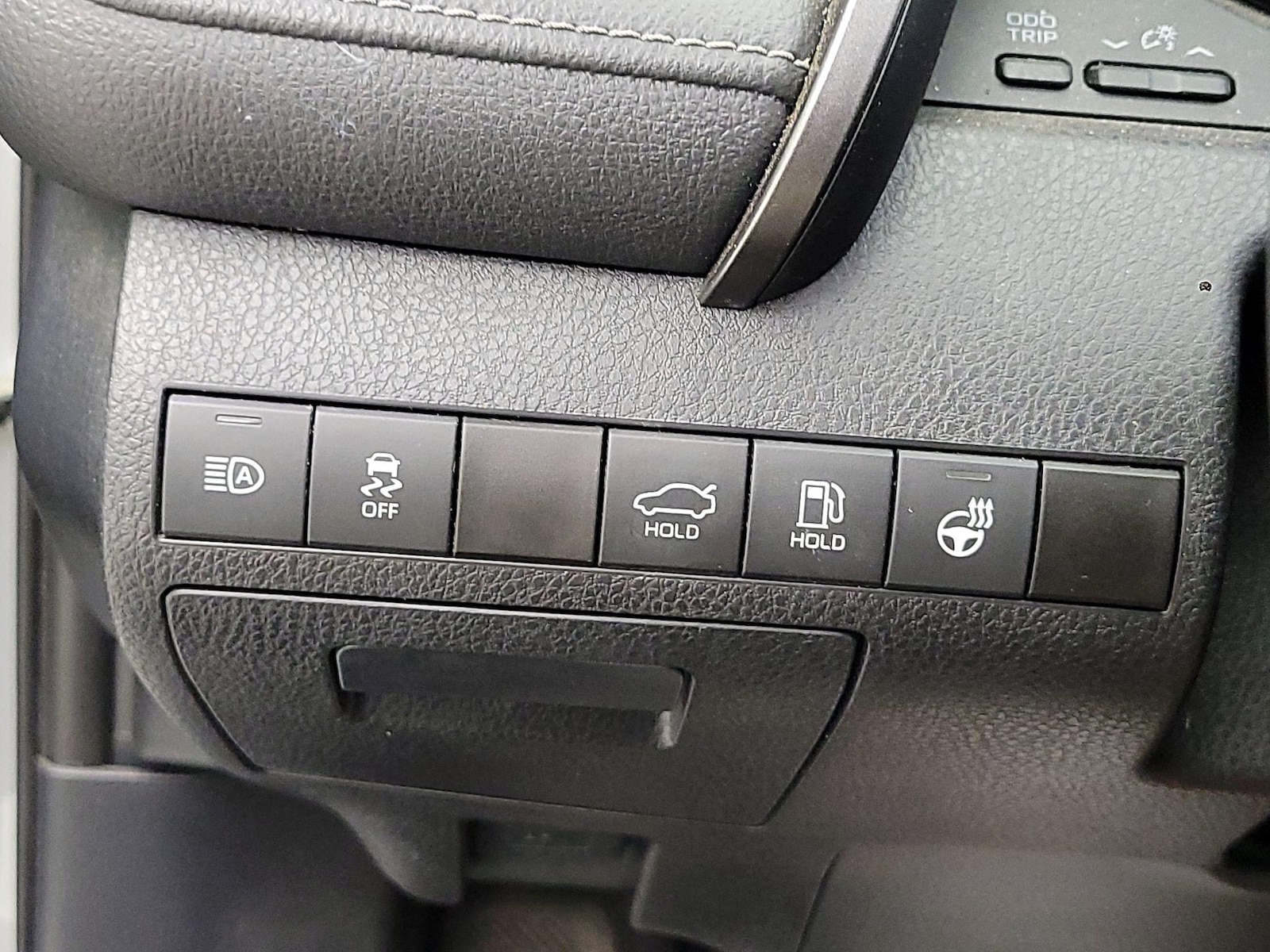 2021 Toyota Camry SE - Photo 14