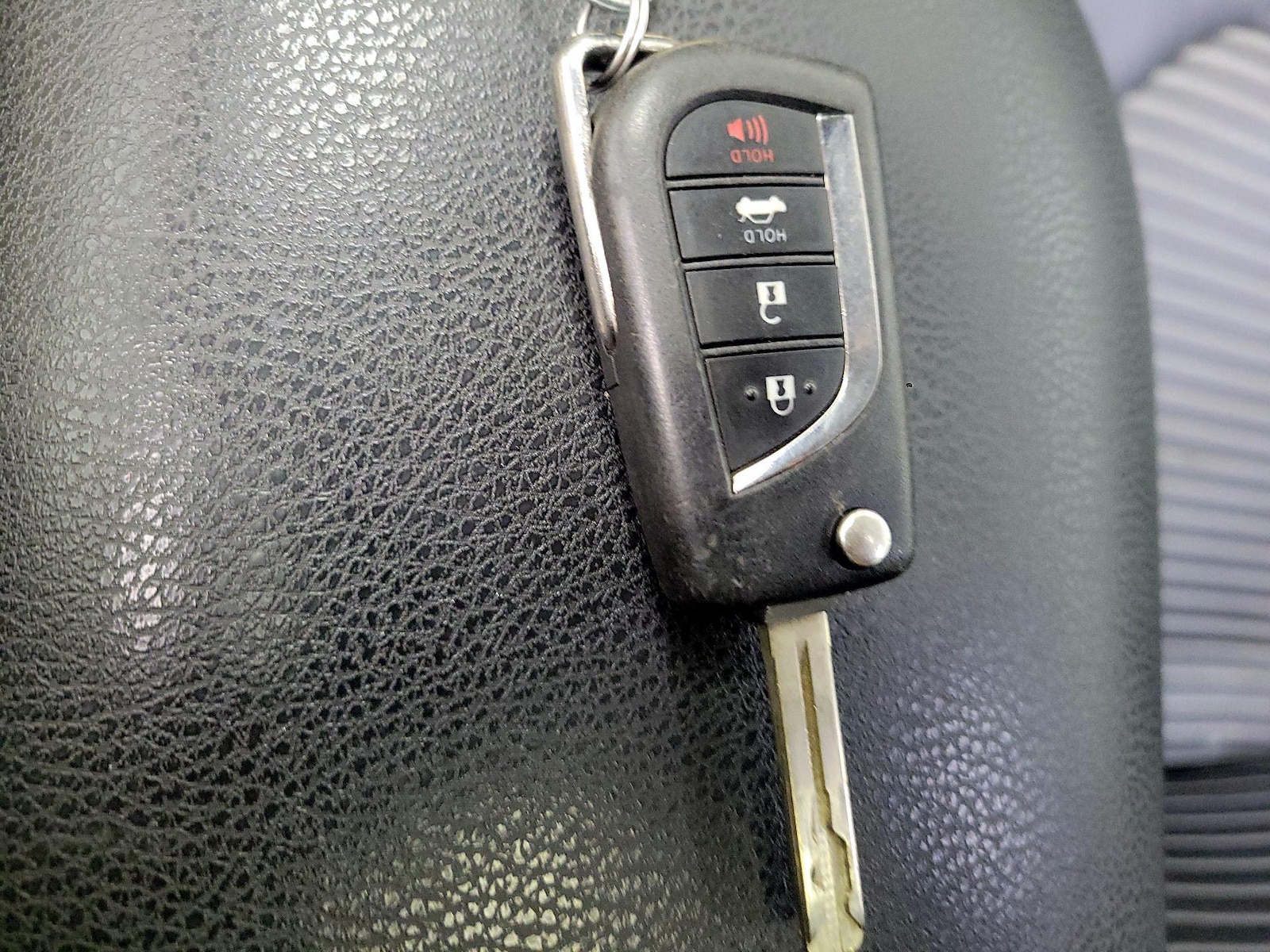 2021 Toyota Camry SE - Photo 24
