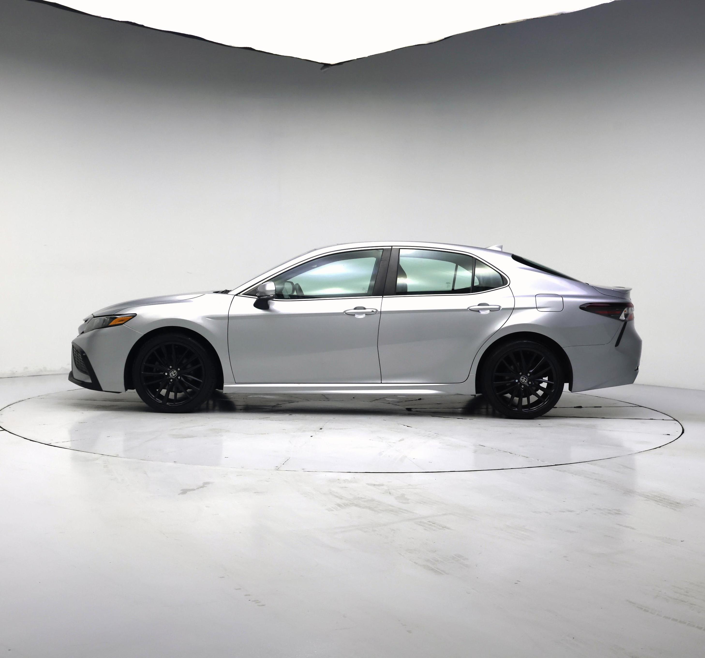 Thumbnail: 2021 Toyota Camry - 3