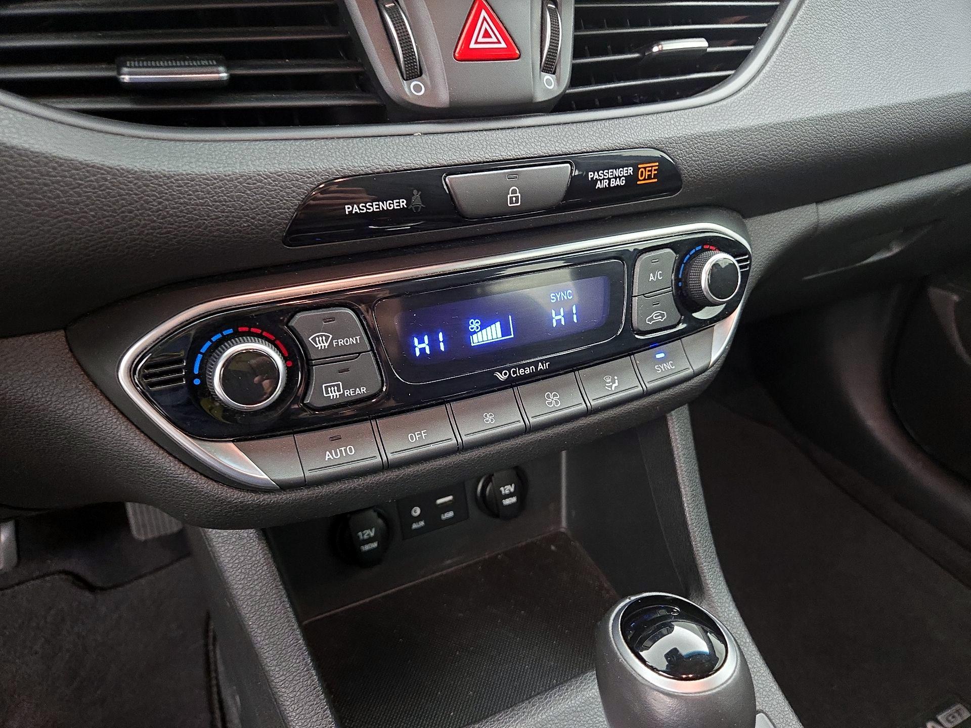Thumbnail: 2018 Hyundai Elantra - 16