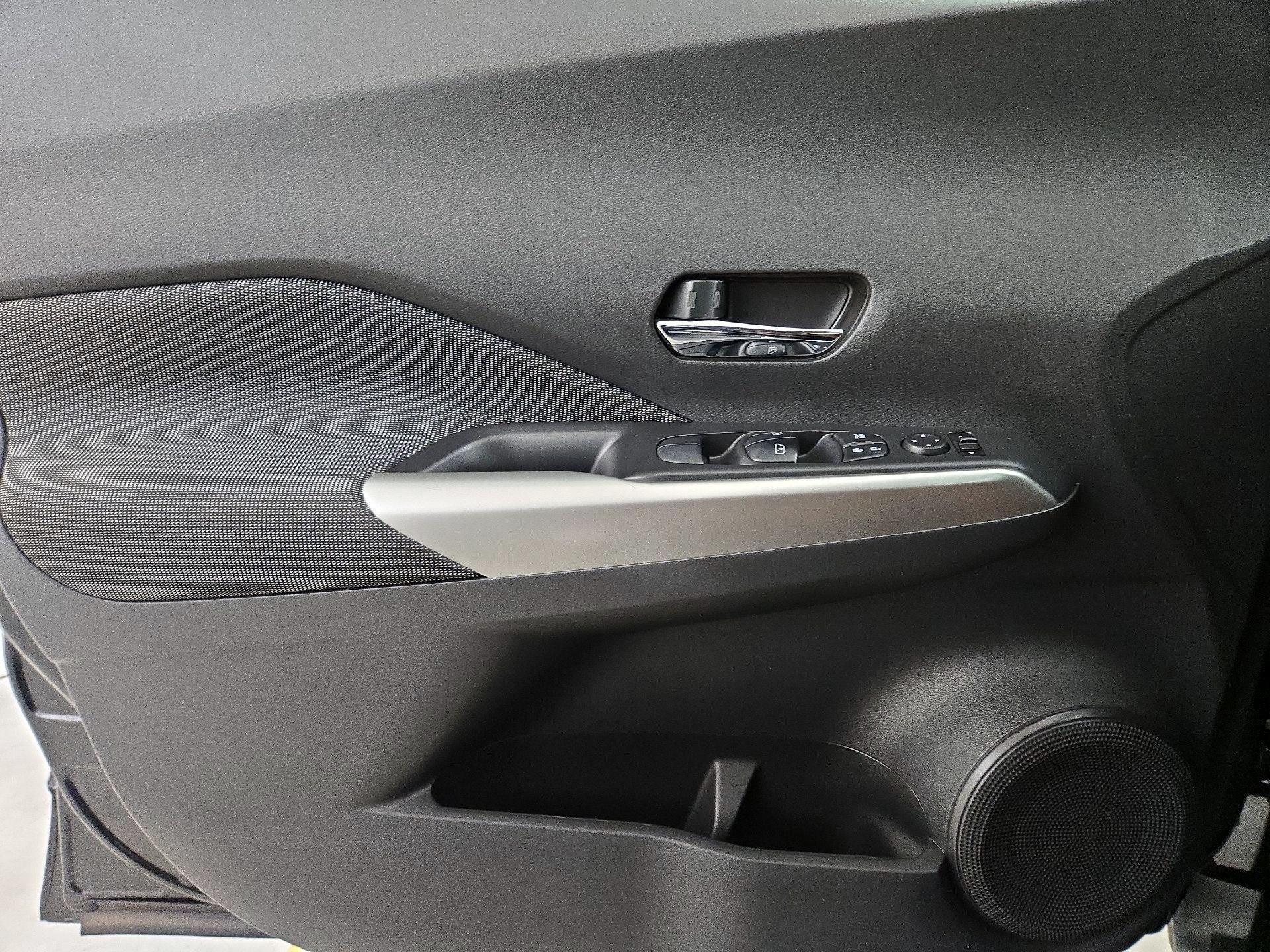 Thumbnail: 2019 Nissan Kicks - 12