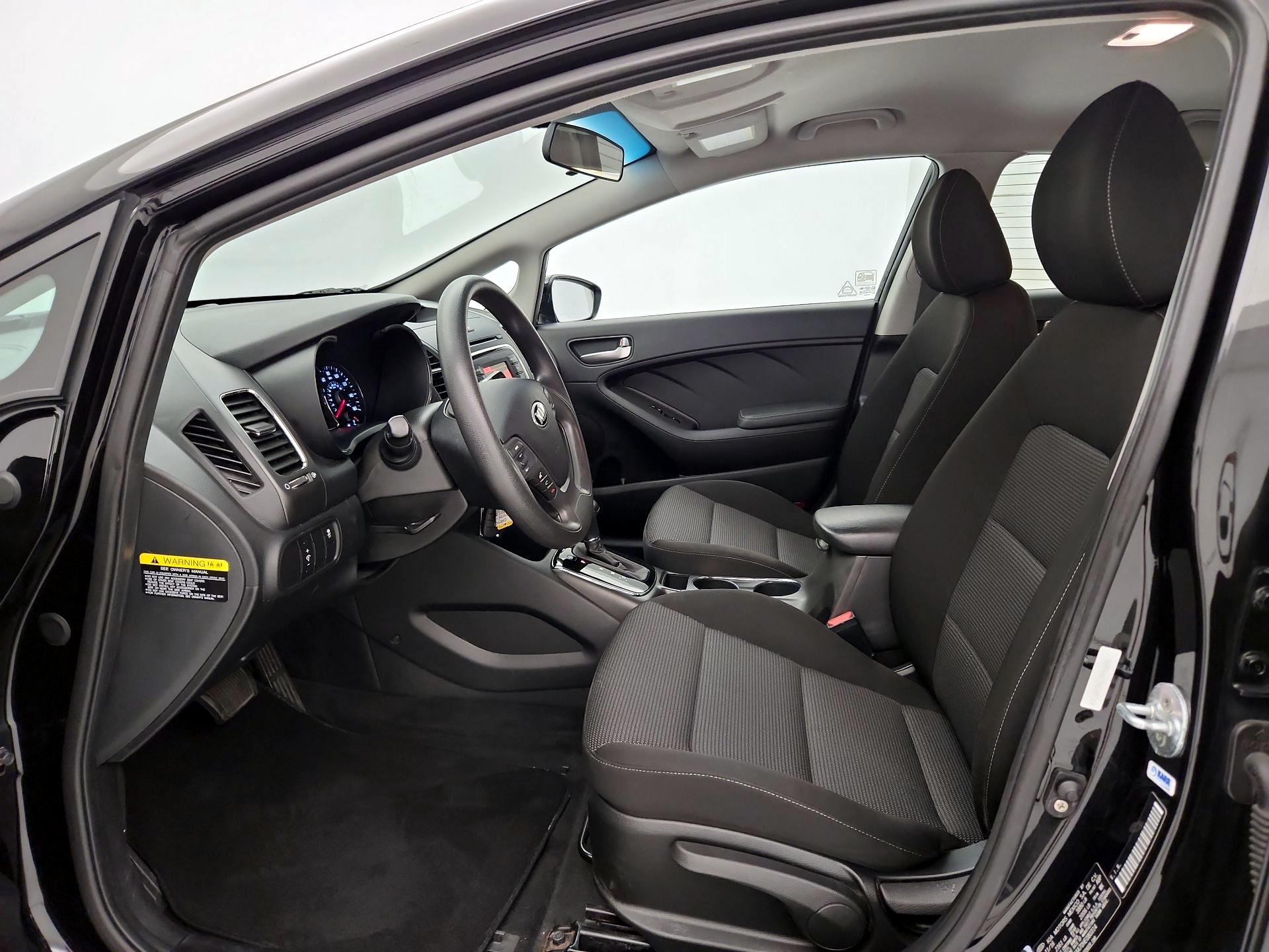 Thumbnail: 2017 Kia Forte - 11