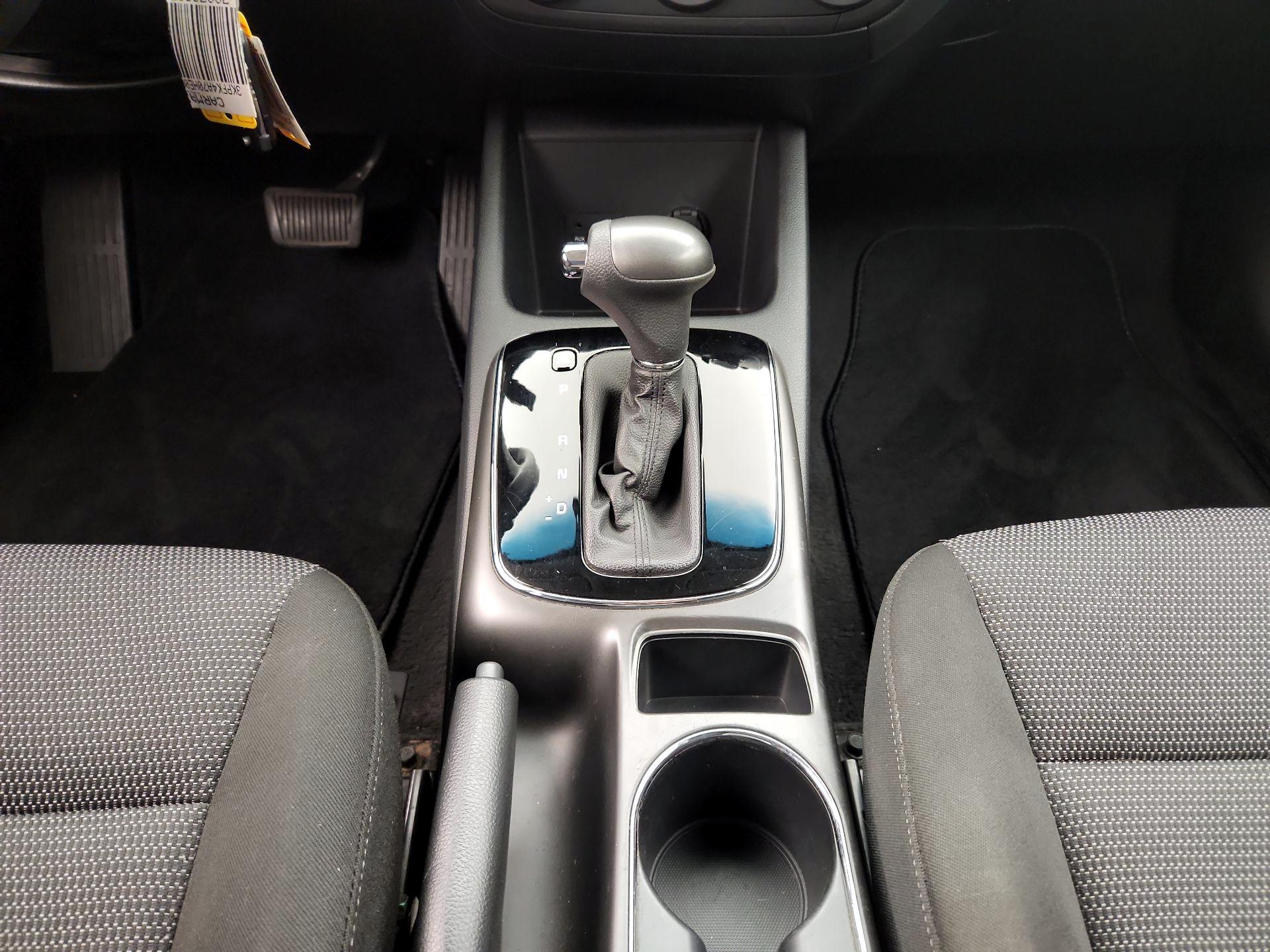 Thumbnail: 2017 Kia Forte - 16