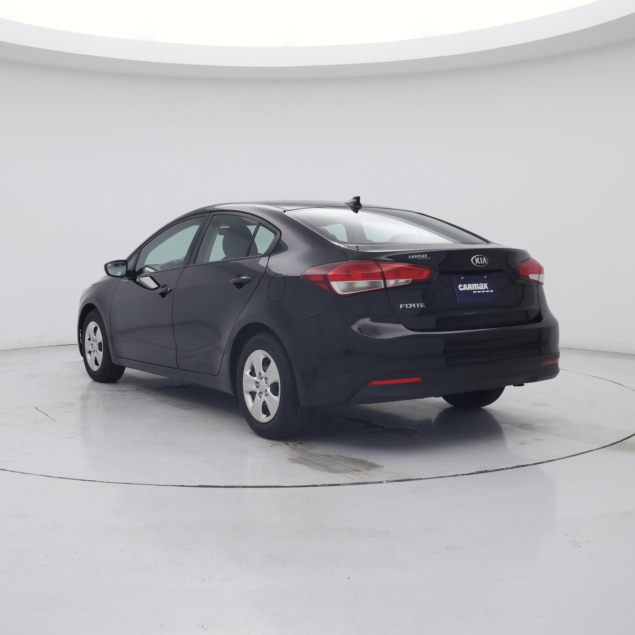 Thumbnail: 2017 Kia Forte - 2