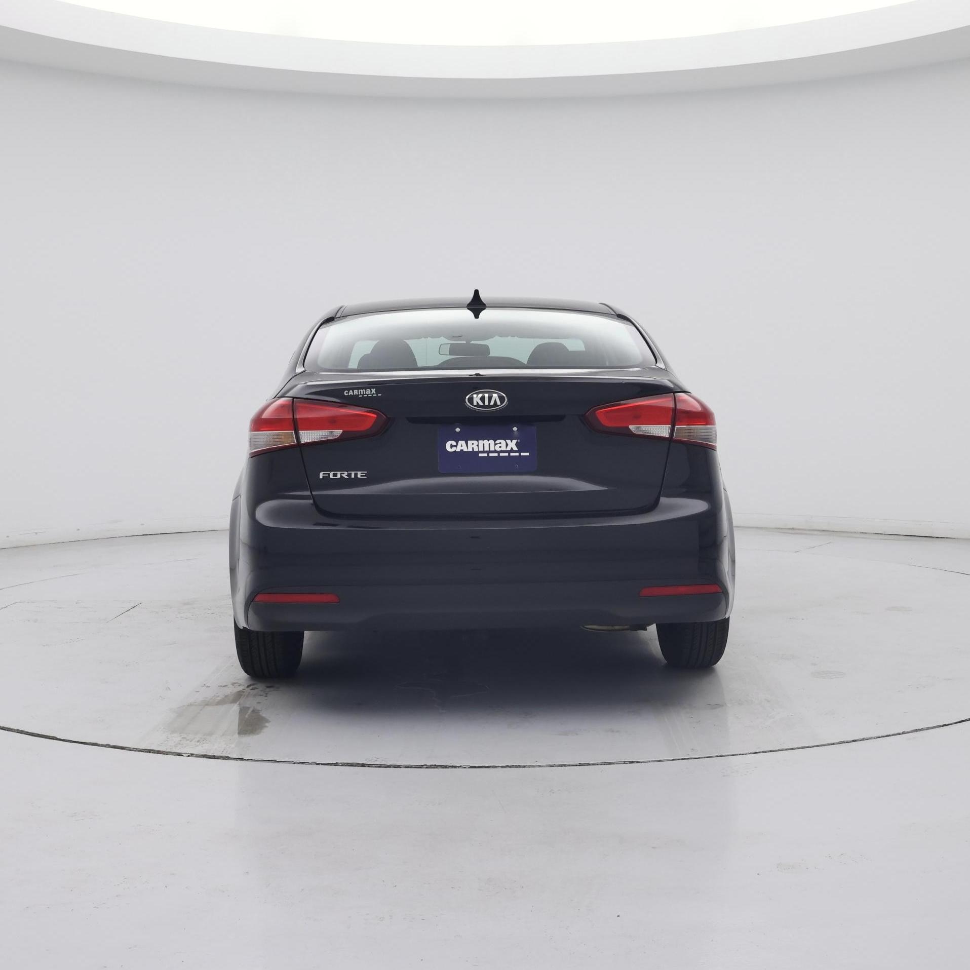 Thumbnail: 2017 Kia Forte - 6