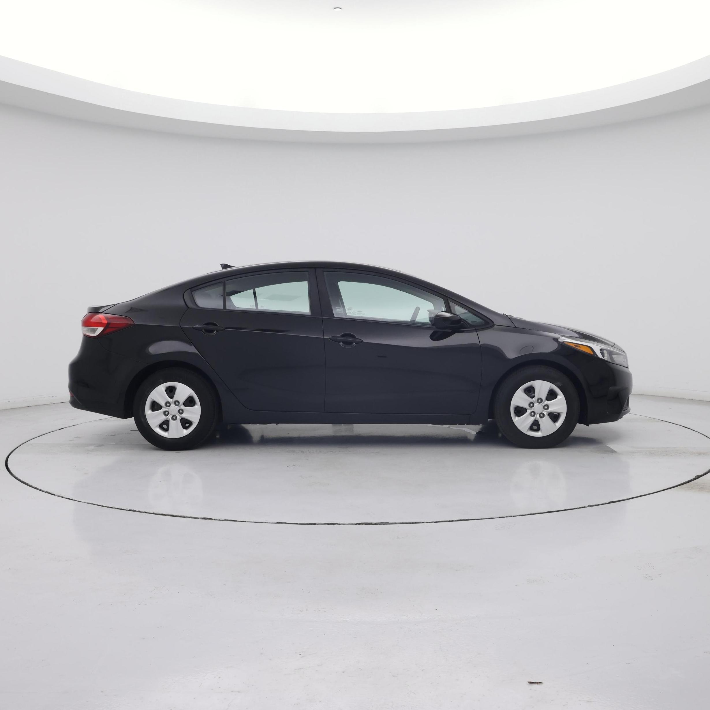 Thumbnail: 2017 Kia Forte - 7