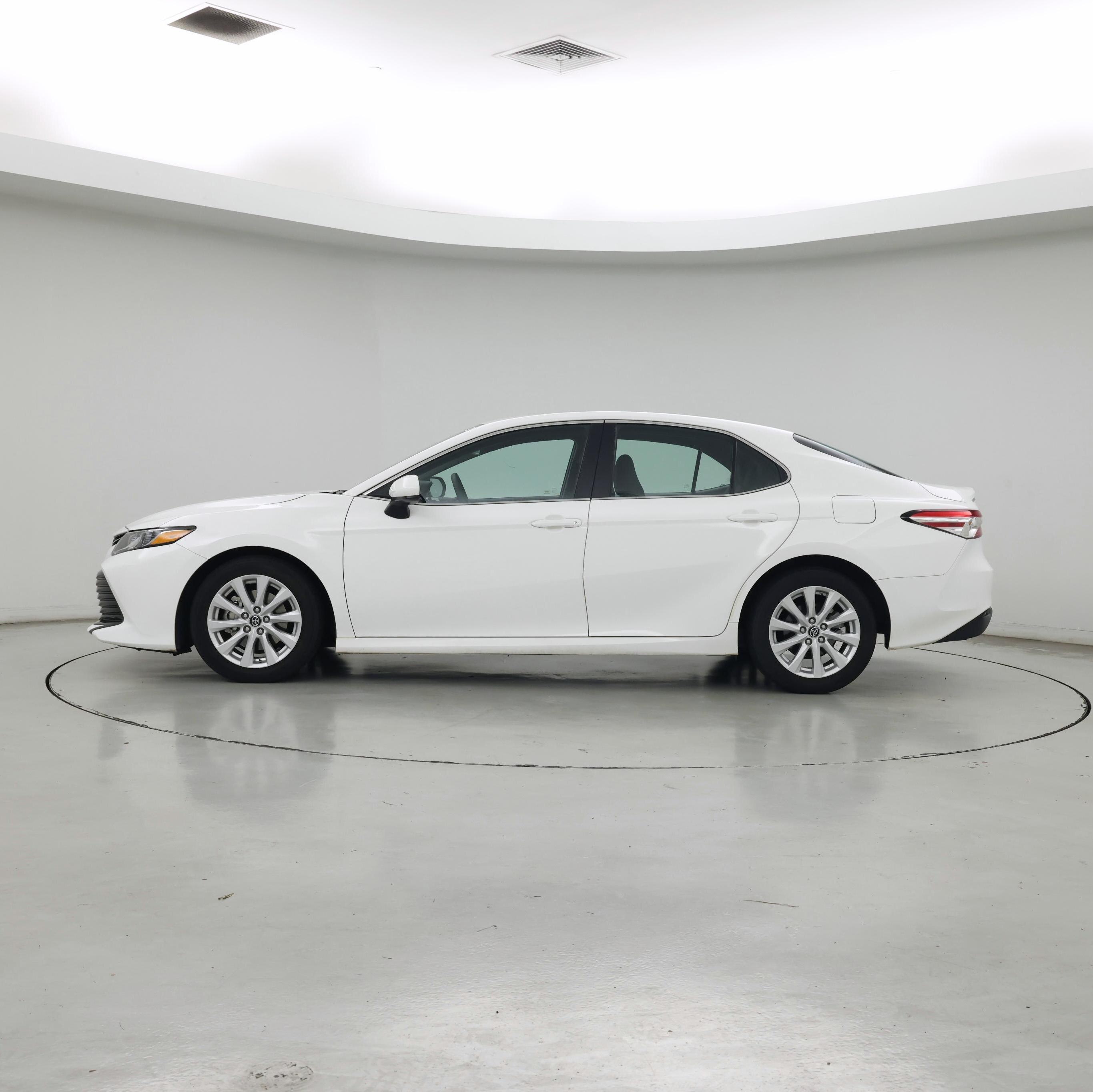 Thumbnail: 2018 Toyota Camry - 3