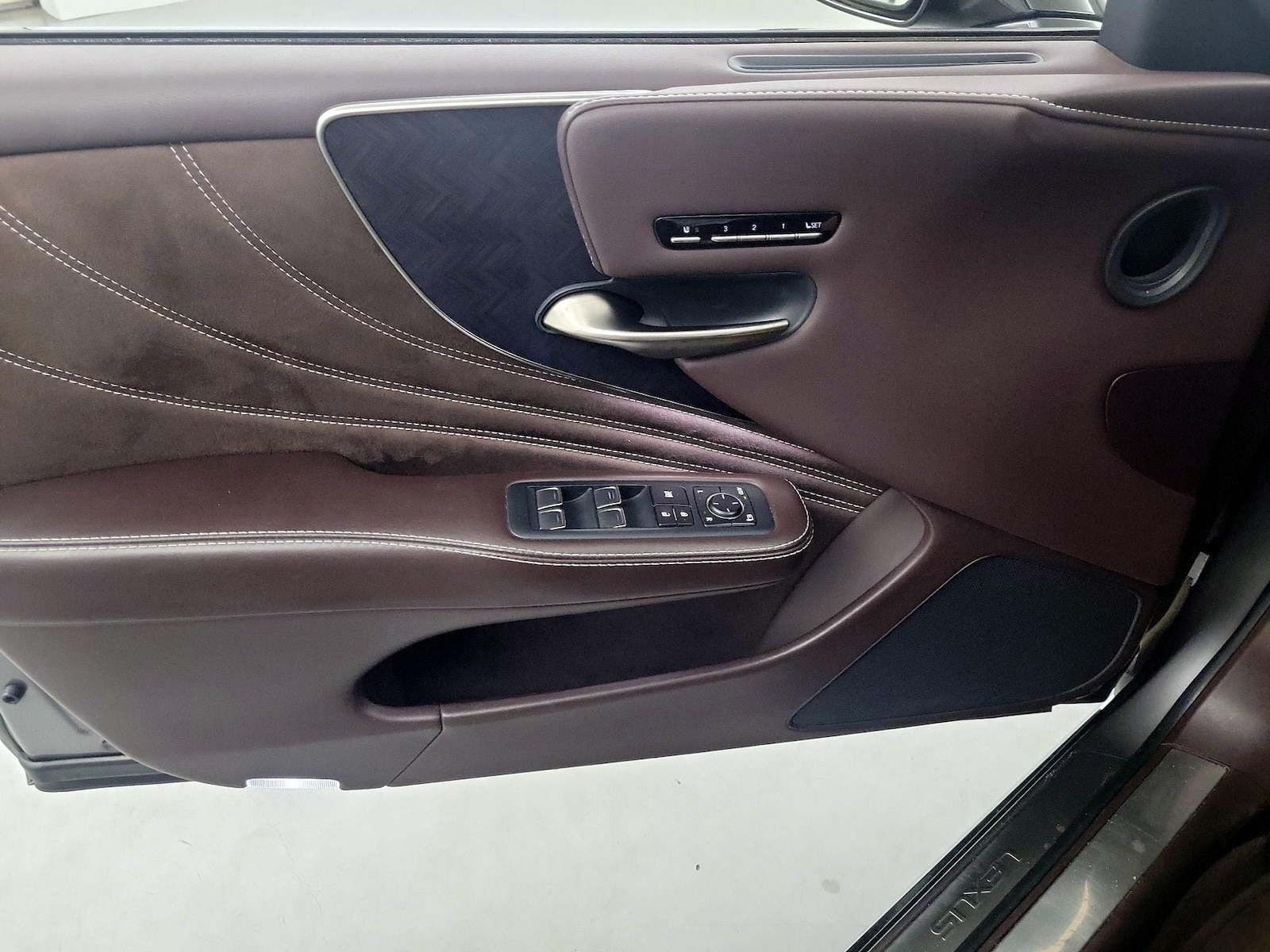 2018 Lexus LS Base - Photo 13