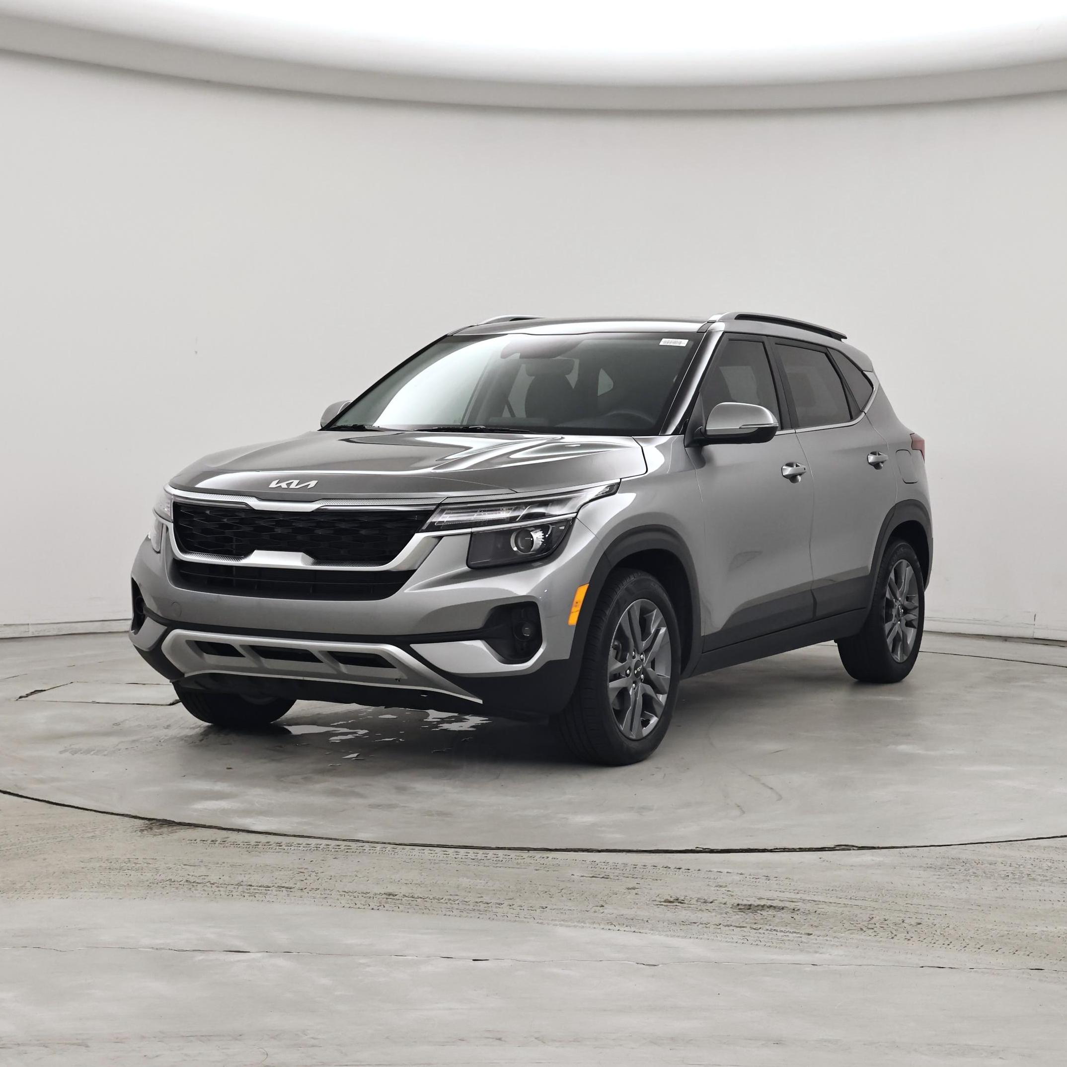 Thumbnail: 2023 Kia Seltos - 4