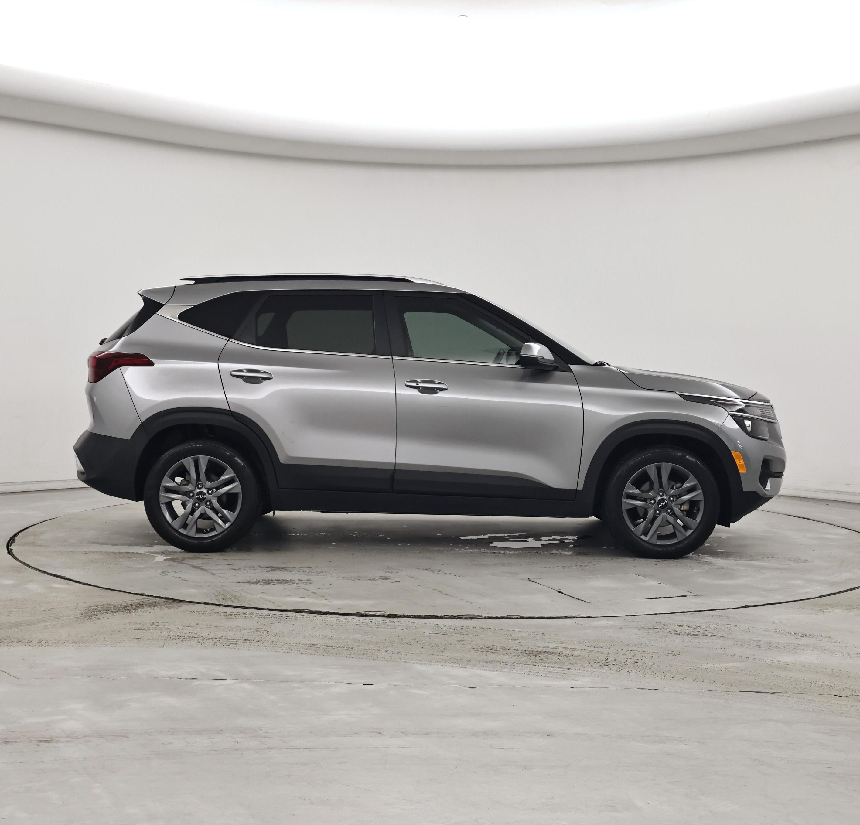 Thumbnail: 2023 Kia Seltos - 7