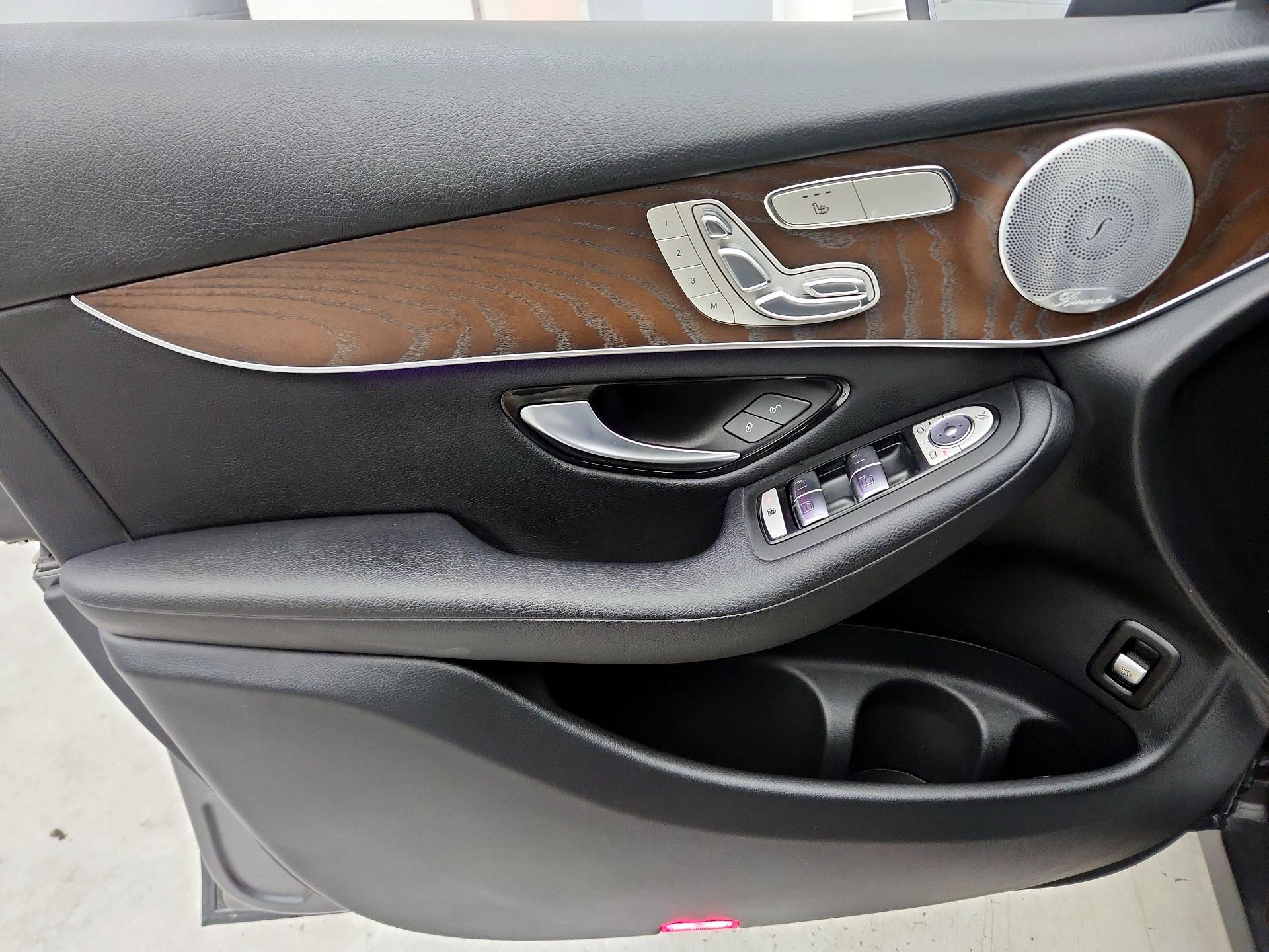 Thumbnail: 2020 Mercedes-Benz GLC - 12