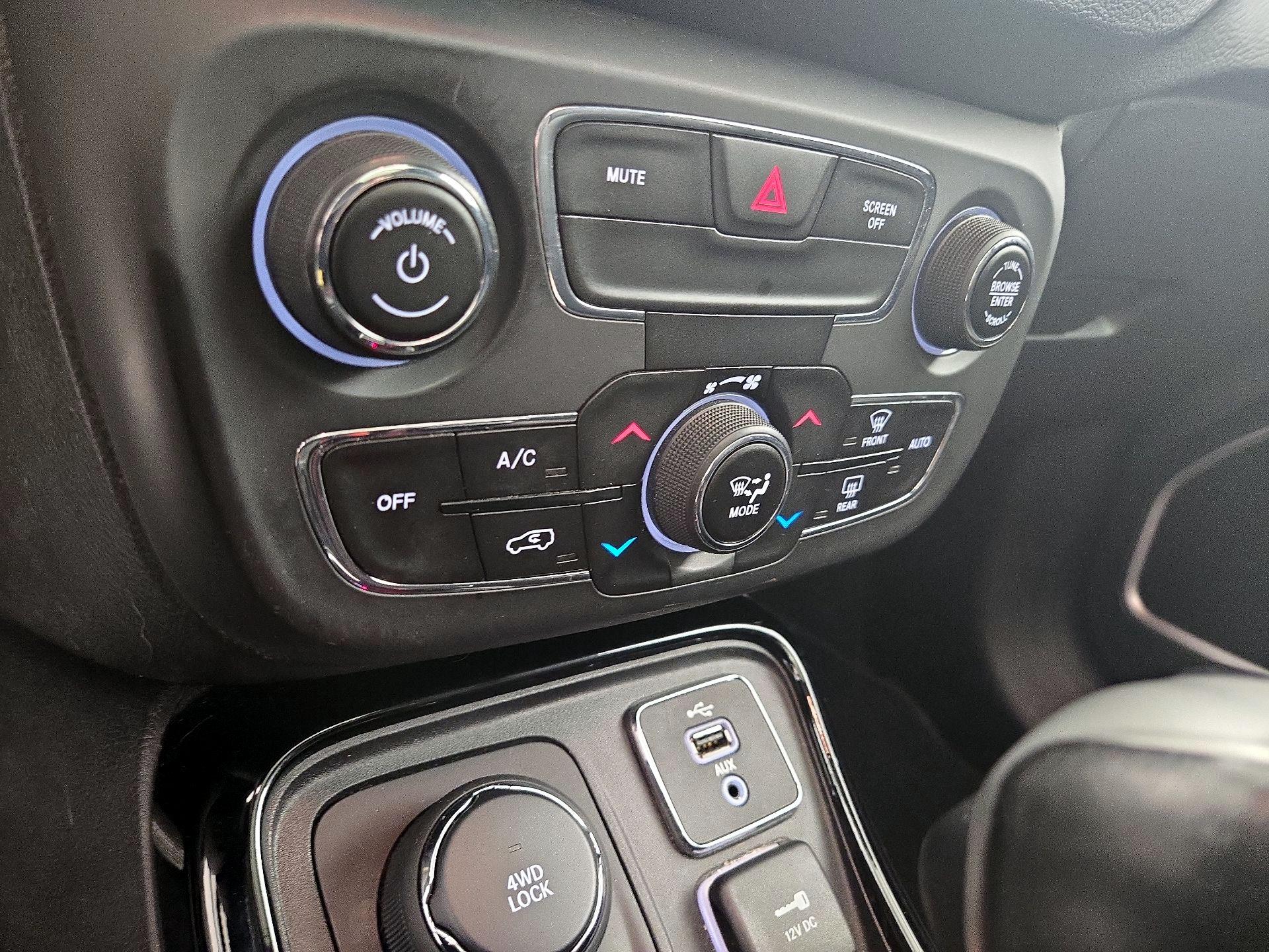 Thumbnail: 2019 Jeep Compass - 16