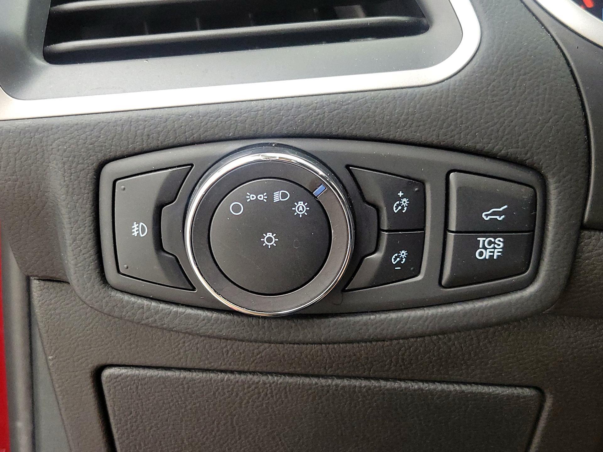 Thumbnail: 2019 Ford Edge - 13