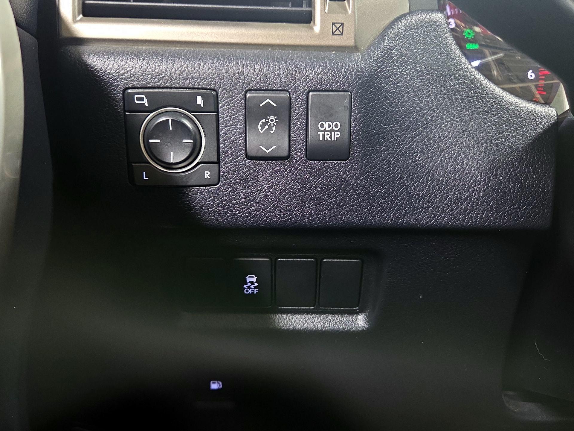 Thumbnail: 2016 Lexus GX - 13