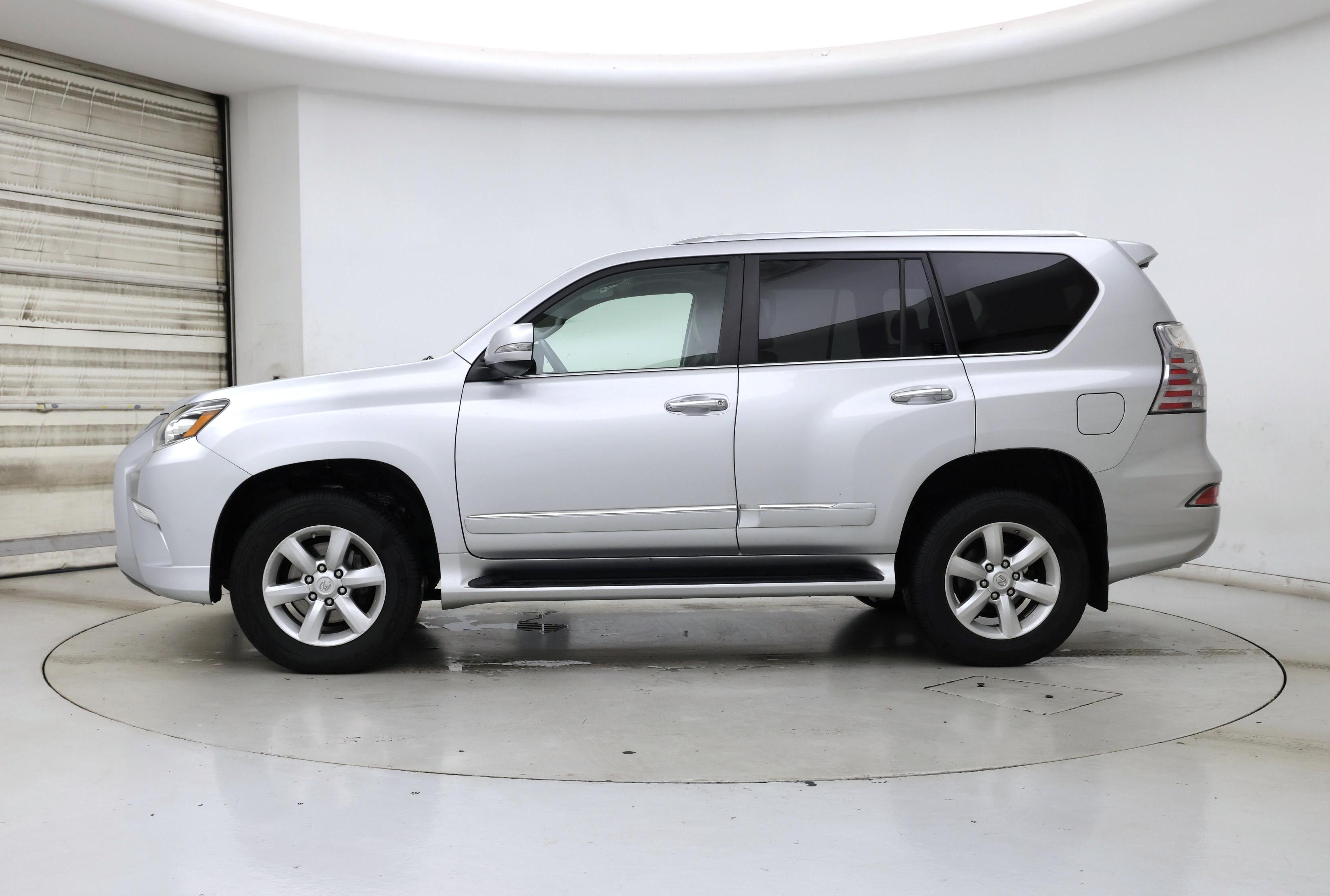 Thumbnail: 2016 Lexus GX - 3