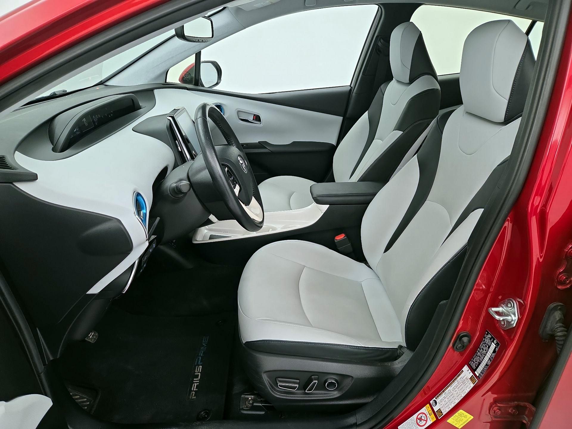 Thumbnail: 2018 Toyota Prius Prime - 11