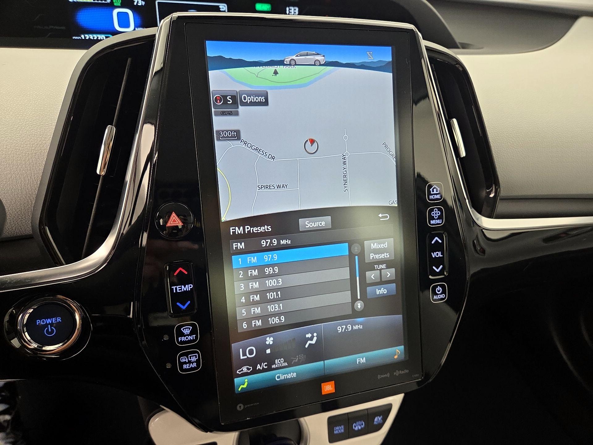 Thumbnail: 2018 Toyota Prius Prime - 16