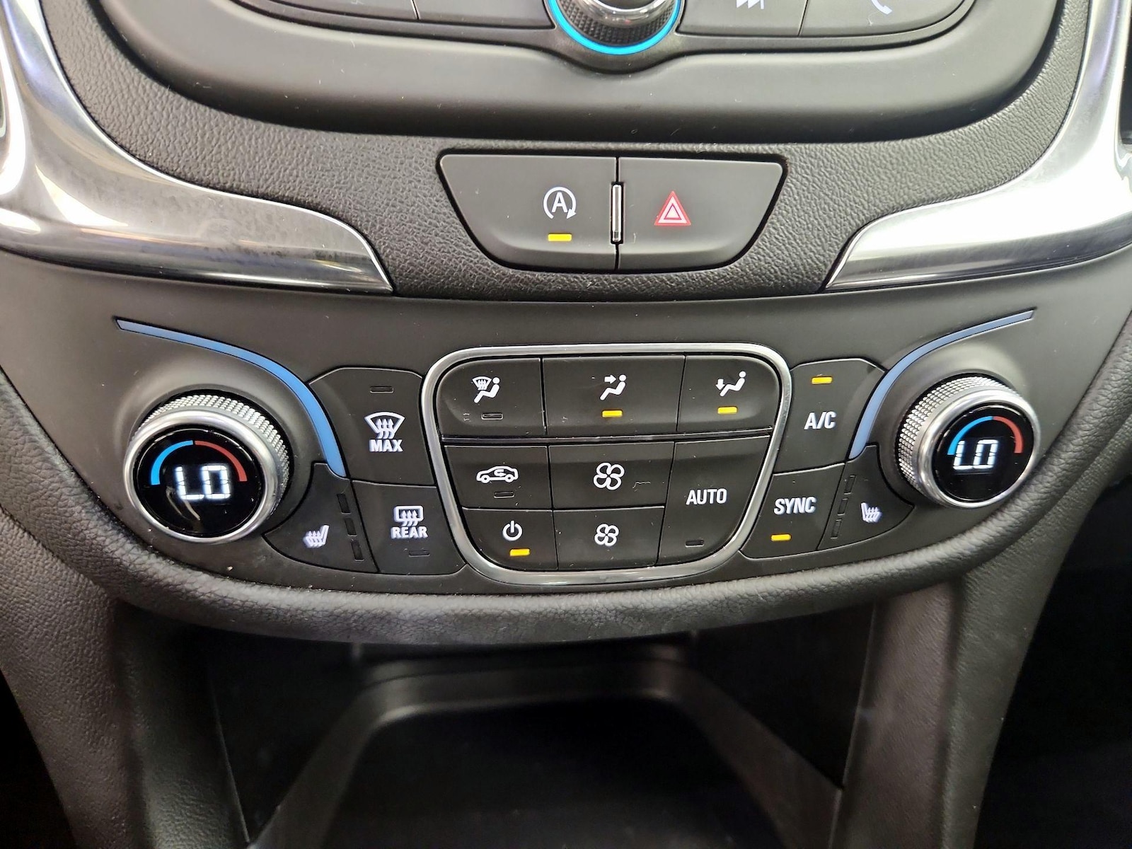 2022 Chevrolet Equinox LT - Photo 17