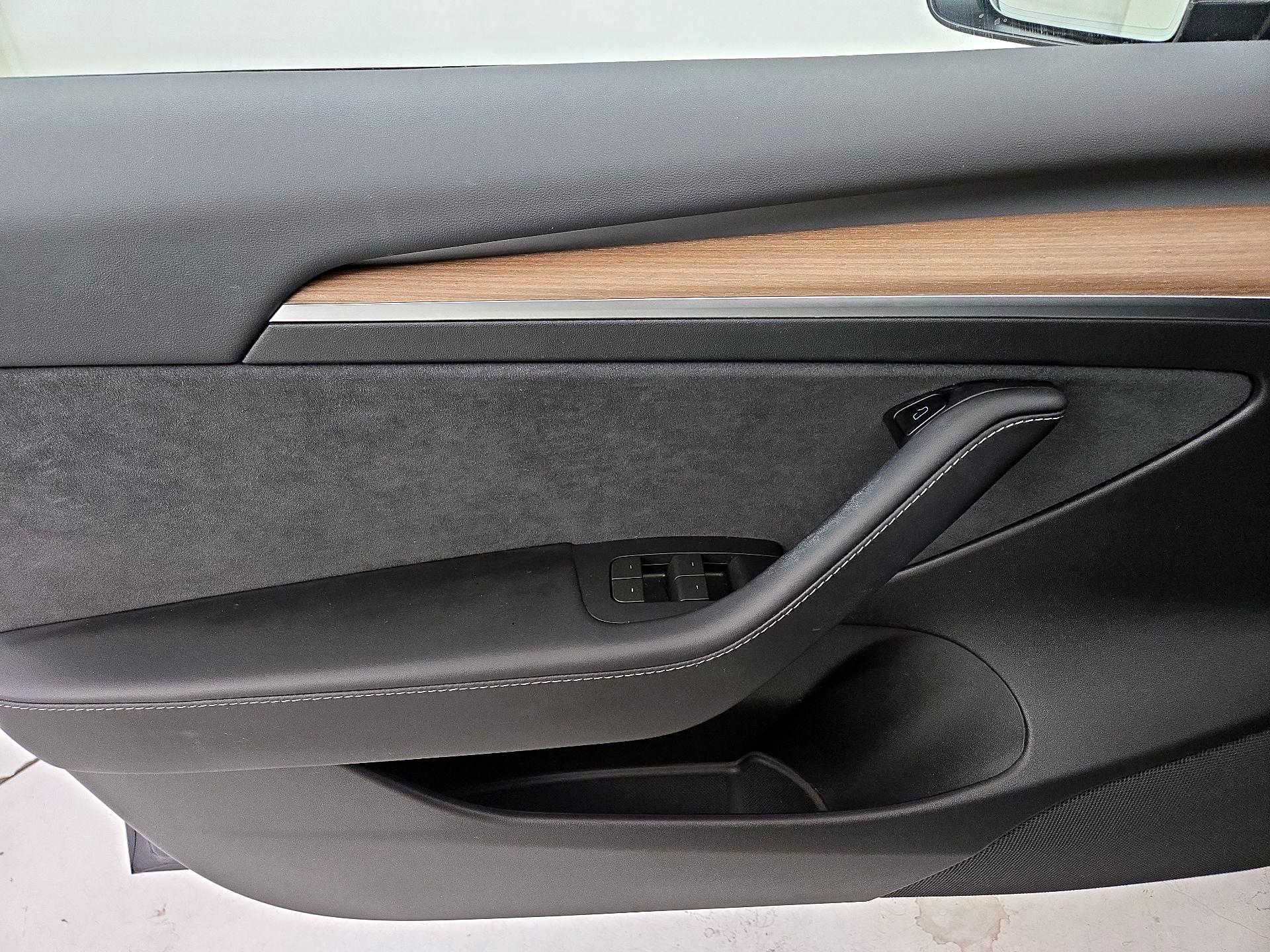 Thumbnail: 2023 Tesla Model 3 - 12