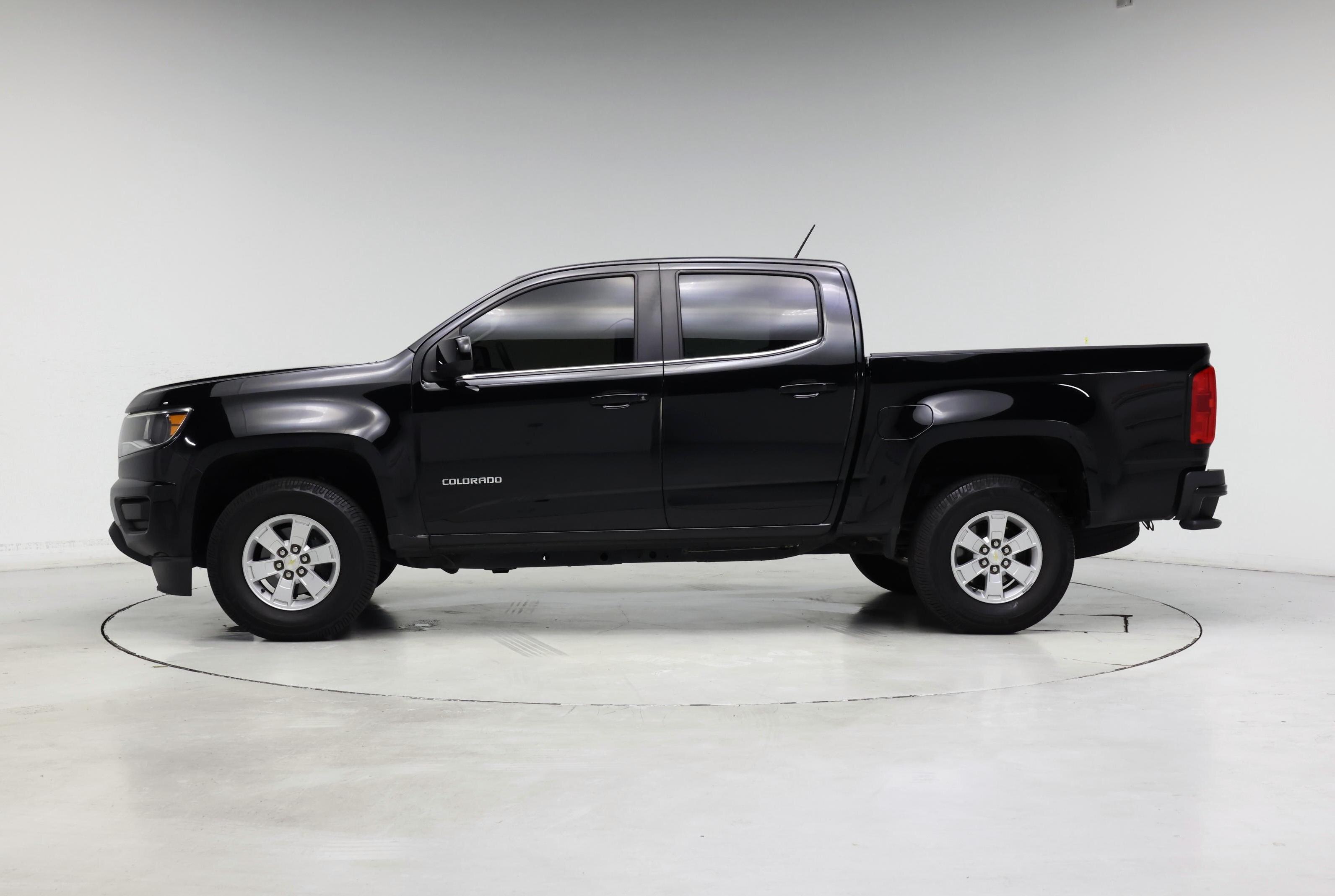 Thumbnail: 2019 Chevrolet Colorado - 3