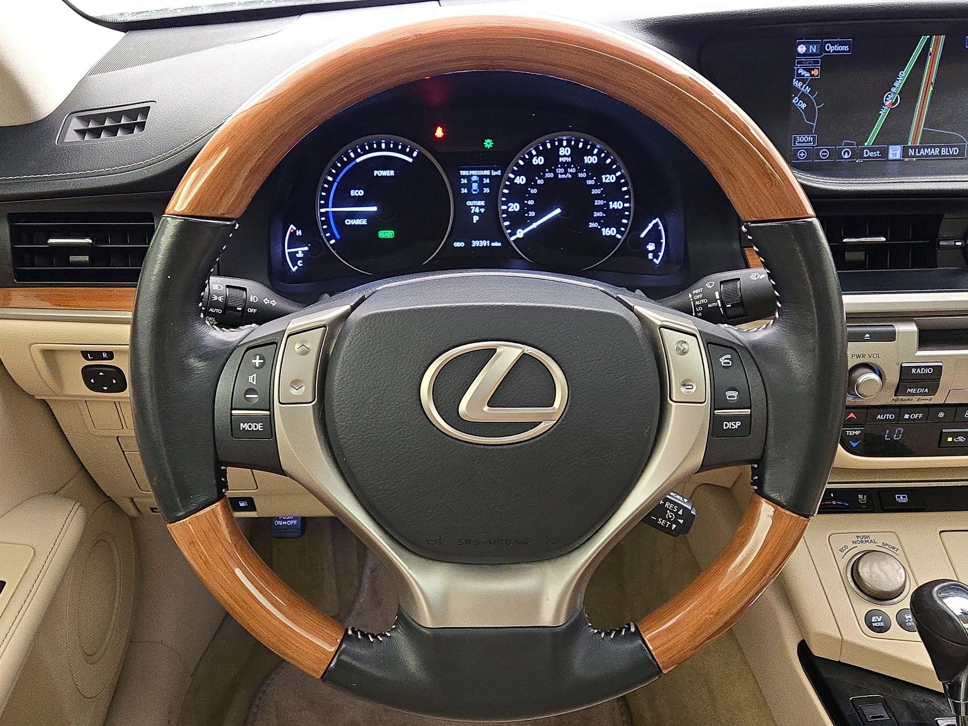 Thumbnail: 2015 Lexus ES - 10
