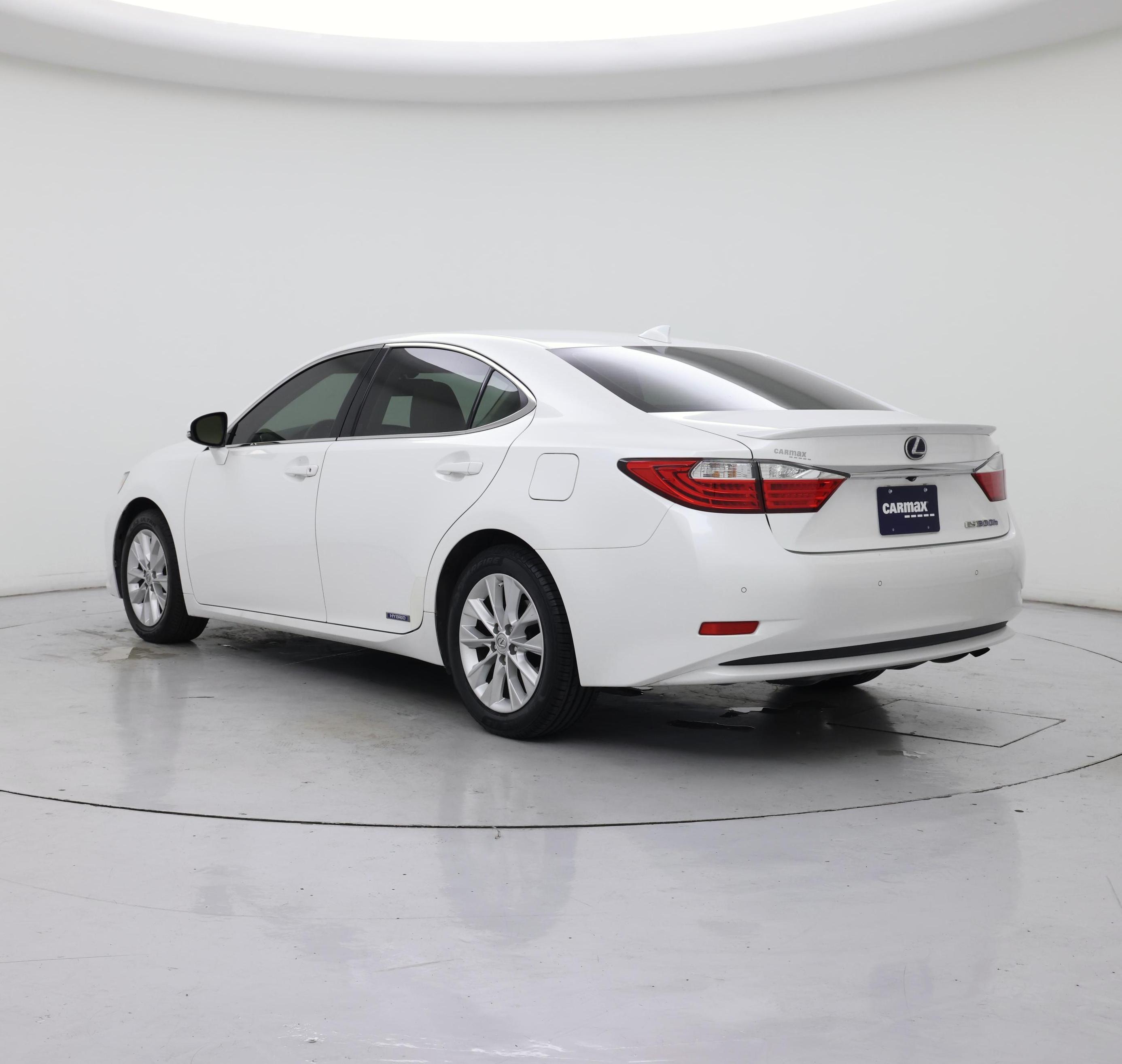 Thumbnail: 2015 Lexus ES - 2