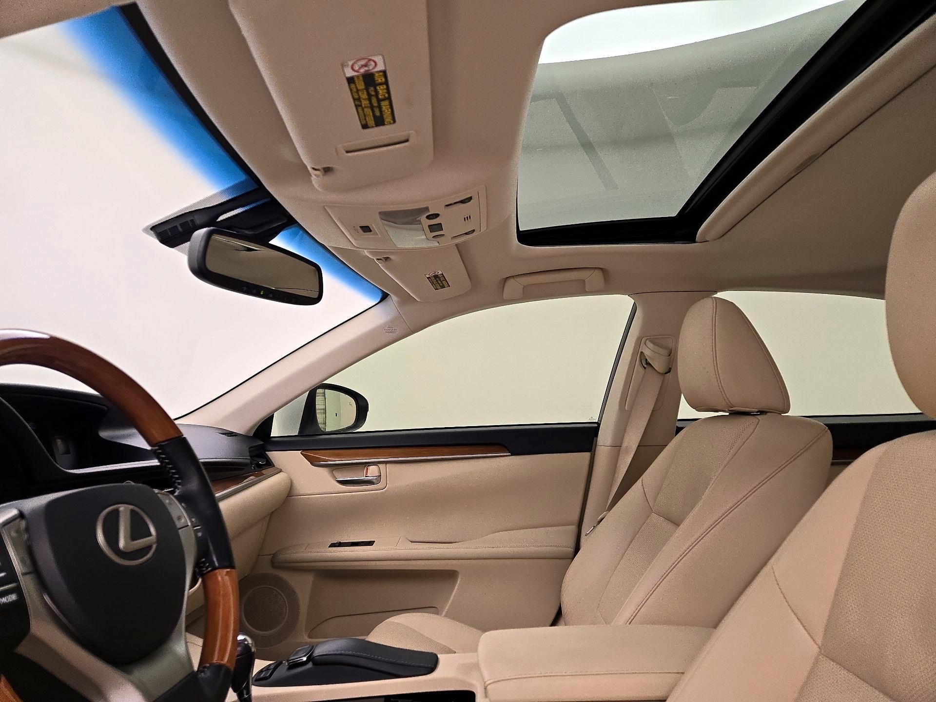 Thumbnail: 2015 Lexus ES - 20