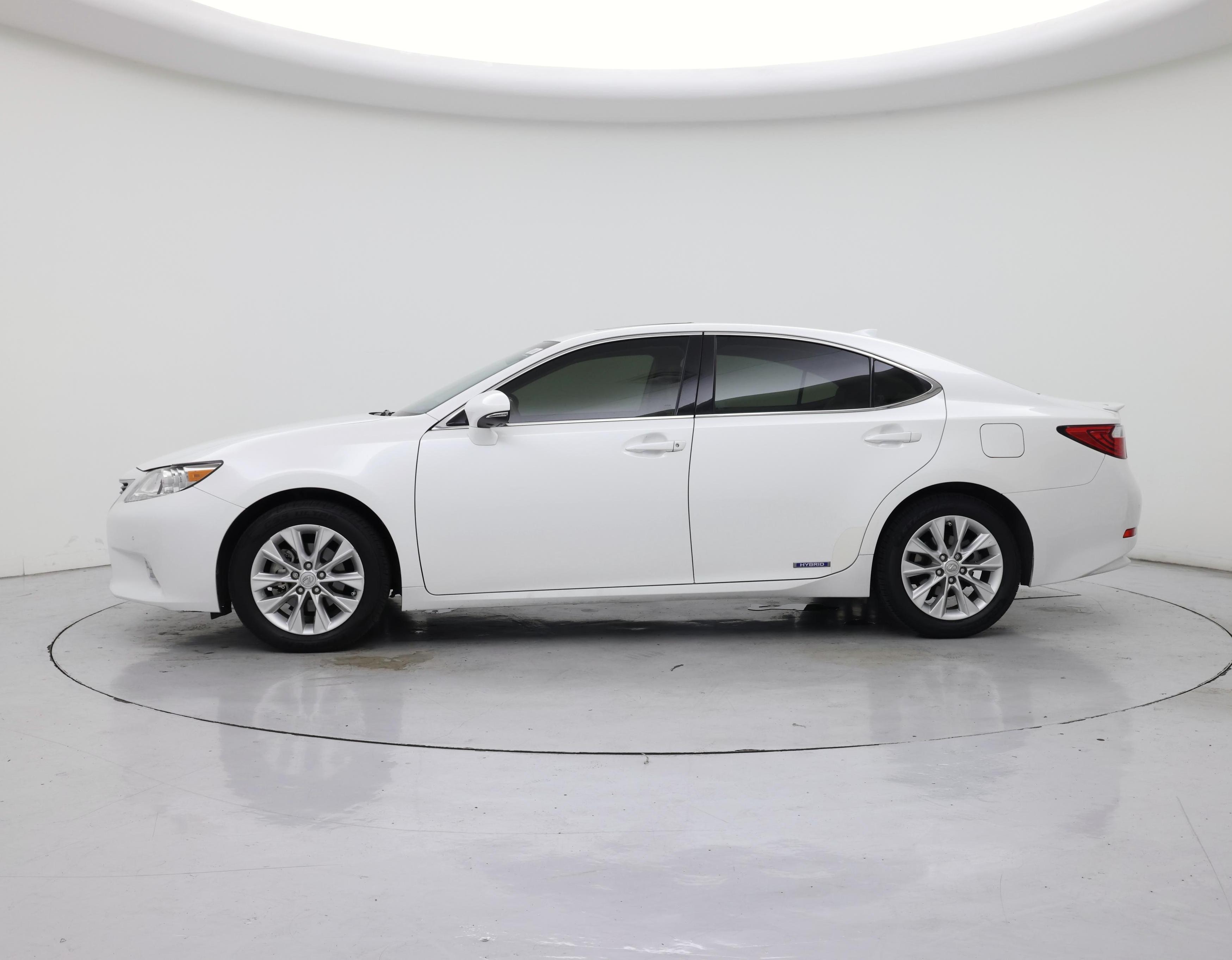 Thumbnail: 2015 Lexus ES - 3
