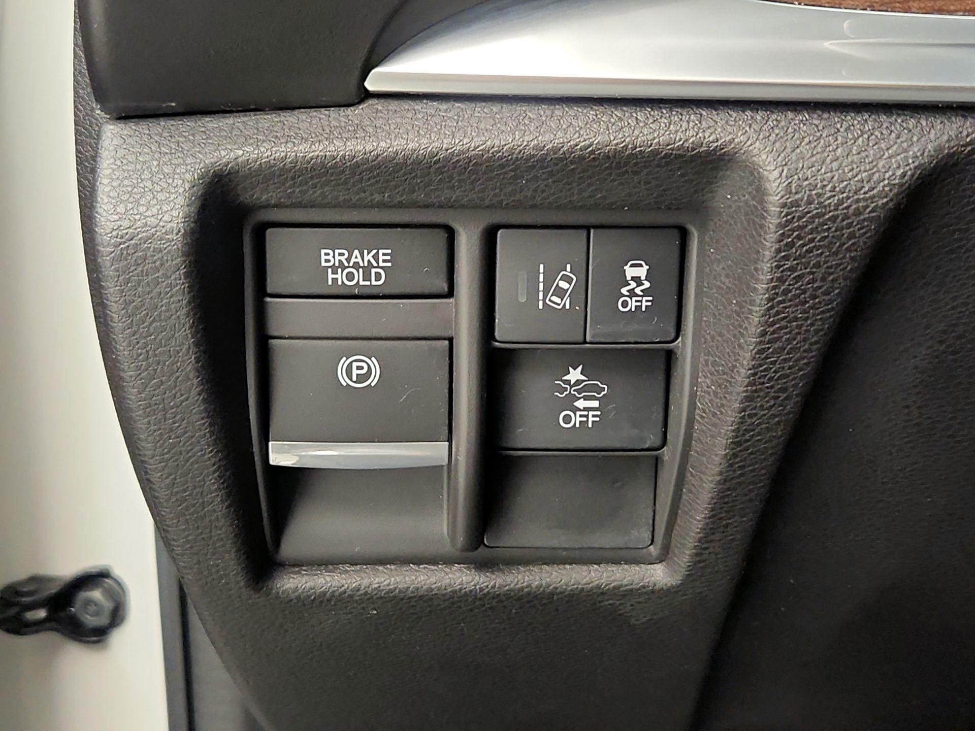 Thumbnail: 2019 Acura MDX - 13