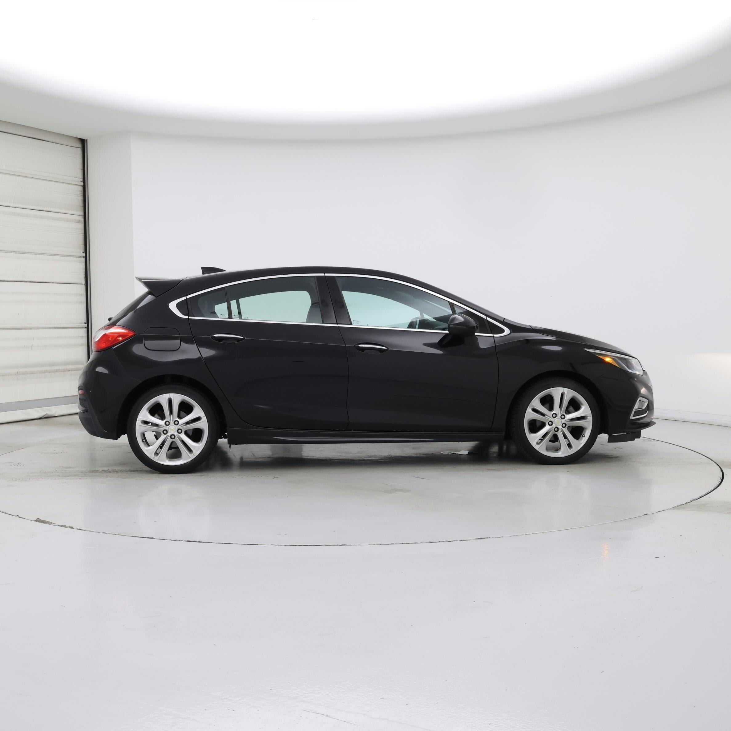 Thumbnail: 2017 Chevrolet Cruze - 7