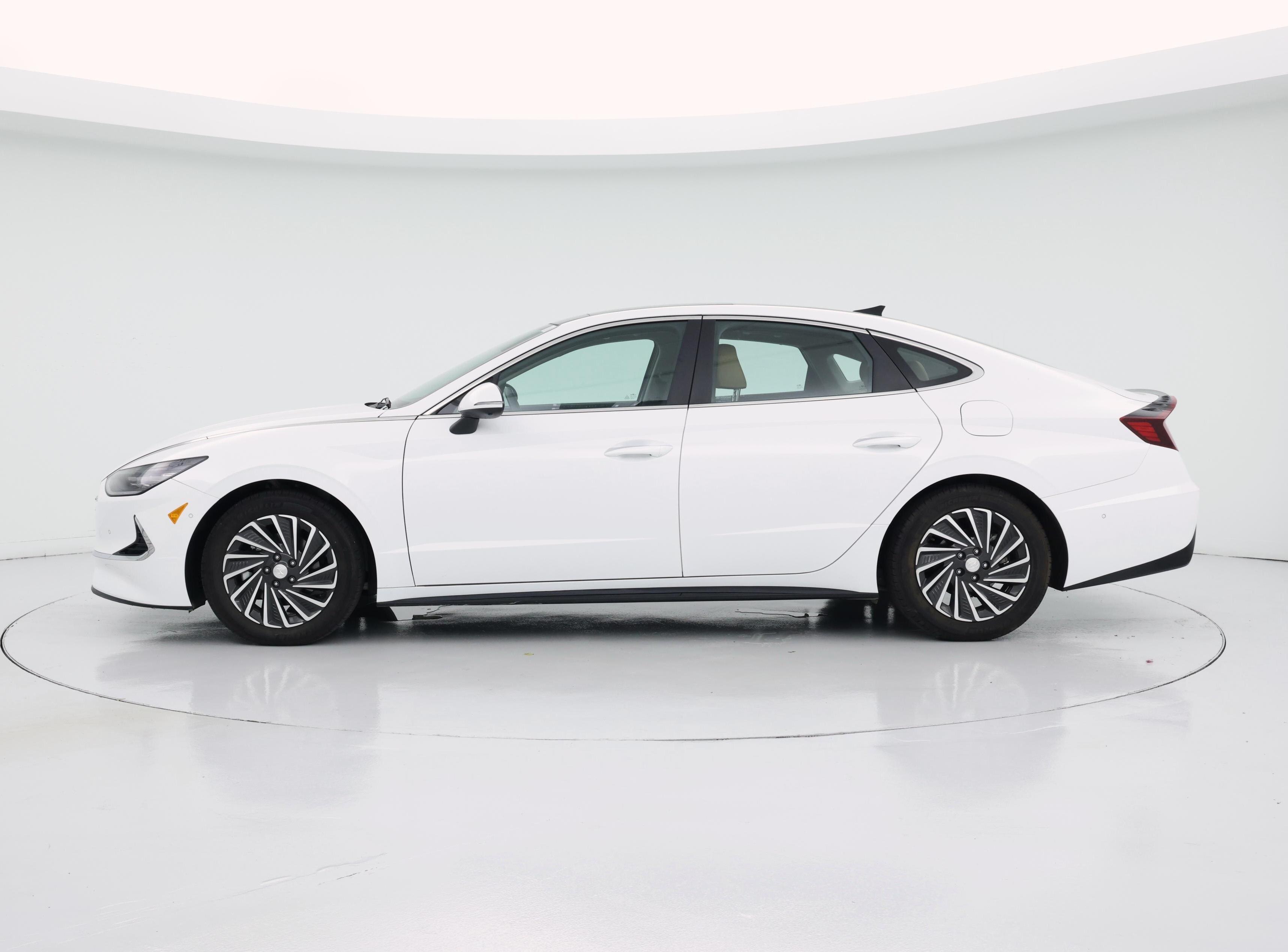 Thumbnail: 2023 Hyundai Sonata - 3