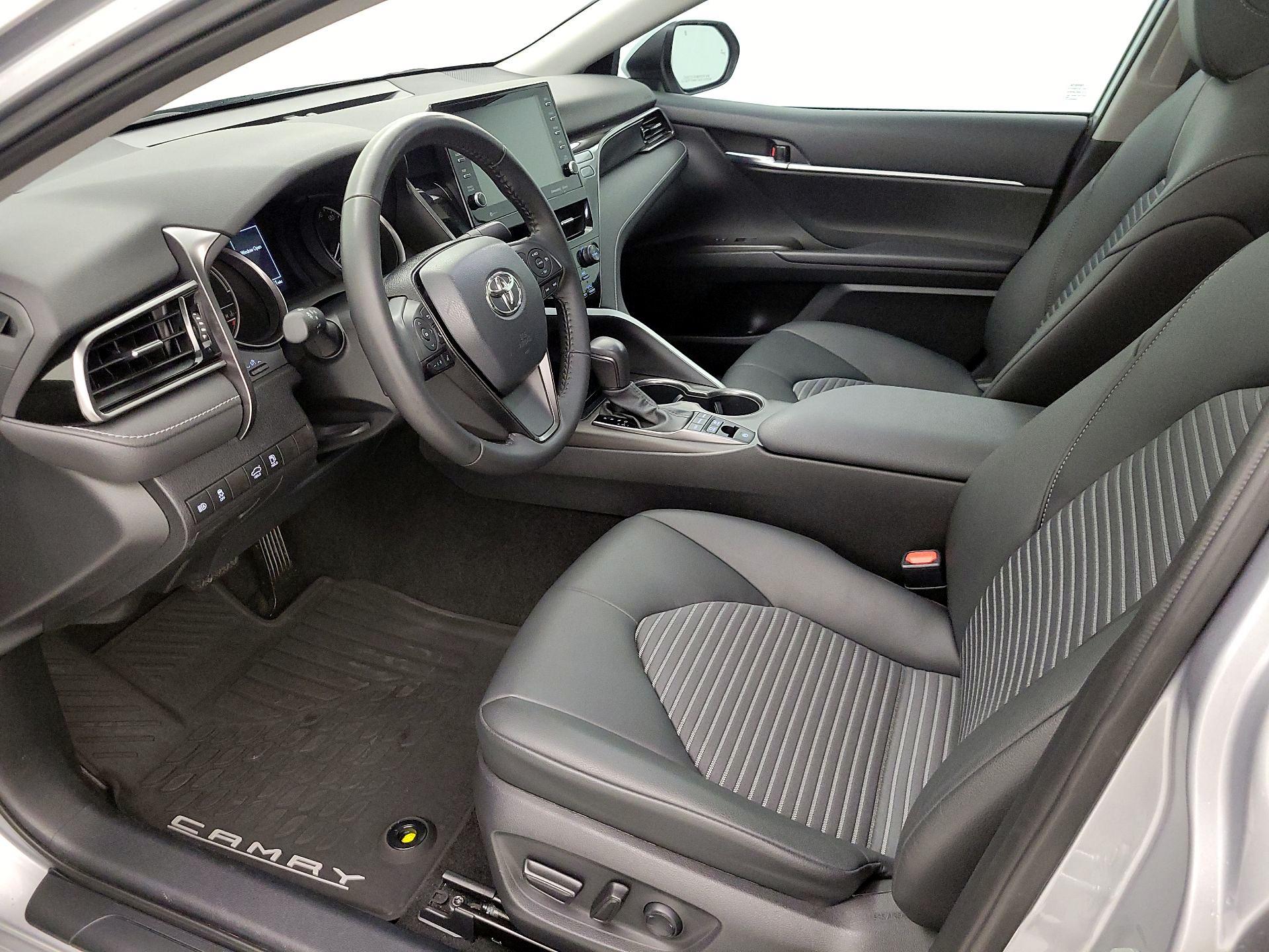 Thumbnail: 2022 Toyota Camry - 11