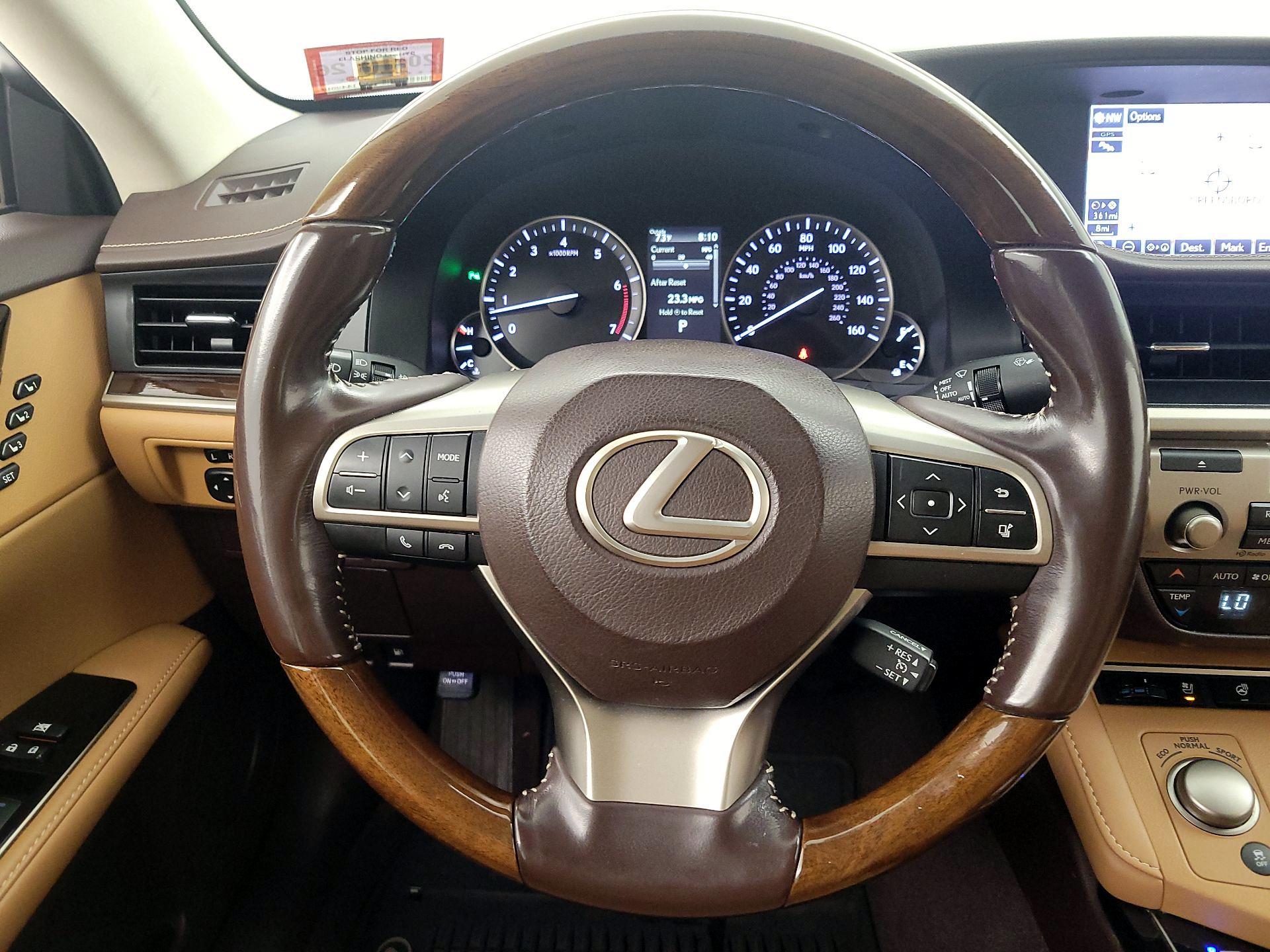 Thumbnail: 2016 Lexus ES - 10