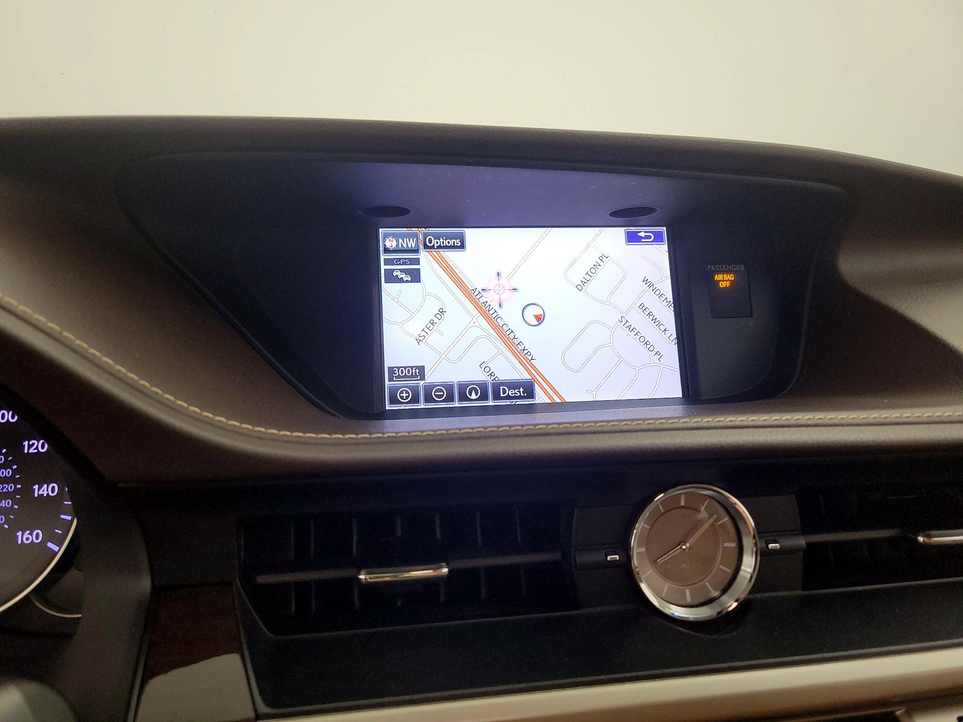 Thumbnail: 2016 Lexus ES - 14