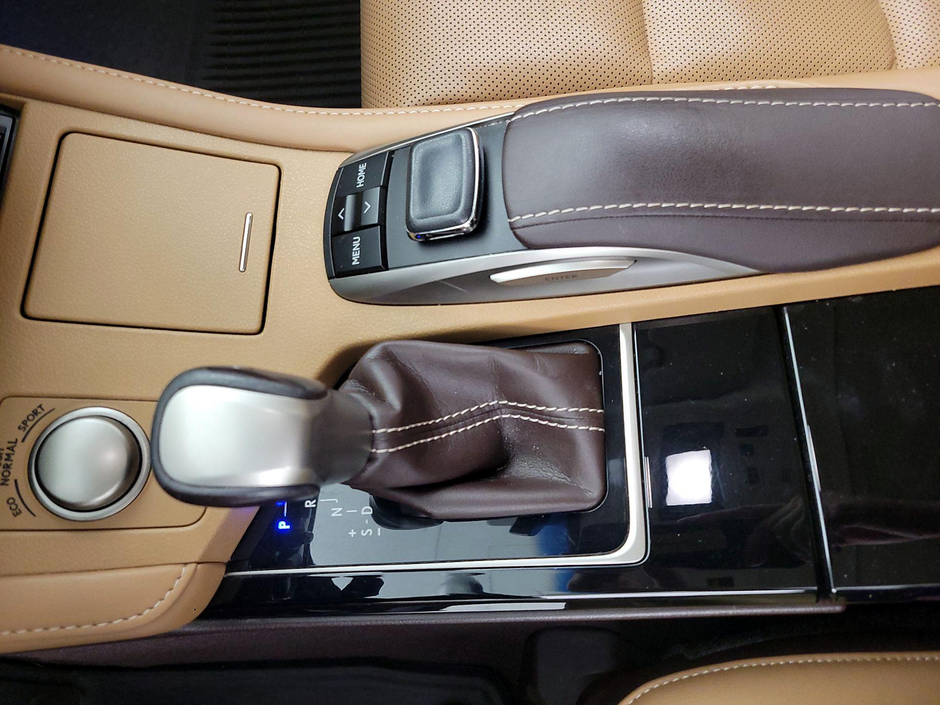 Thumbnail: 2016 Lexus ES - 18