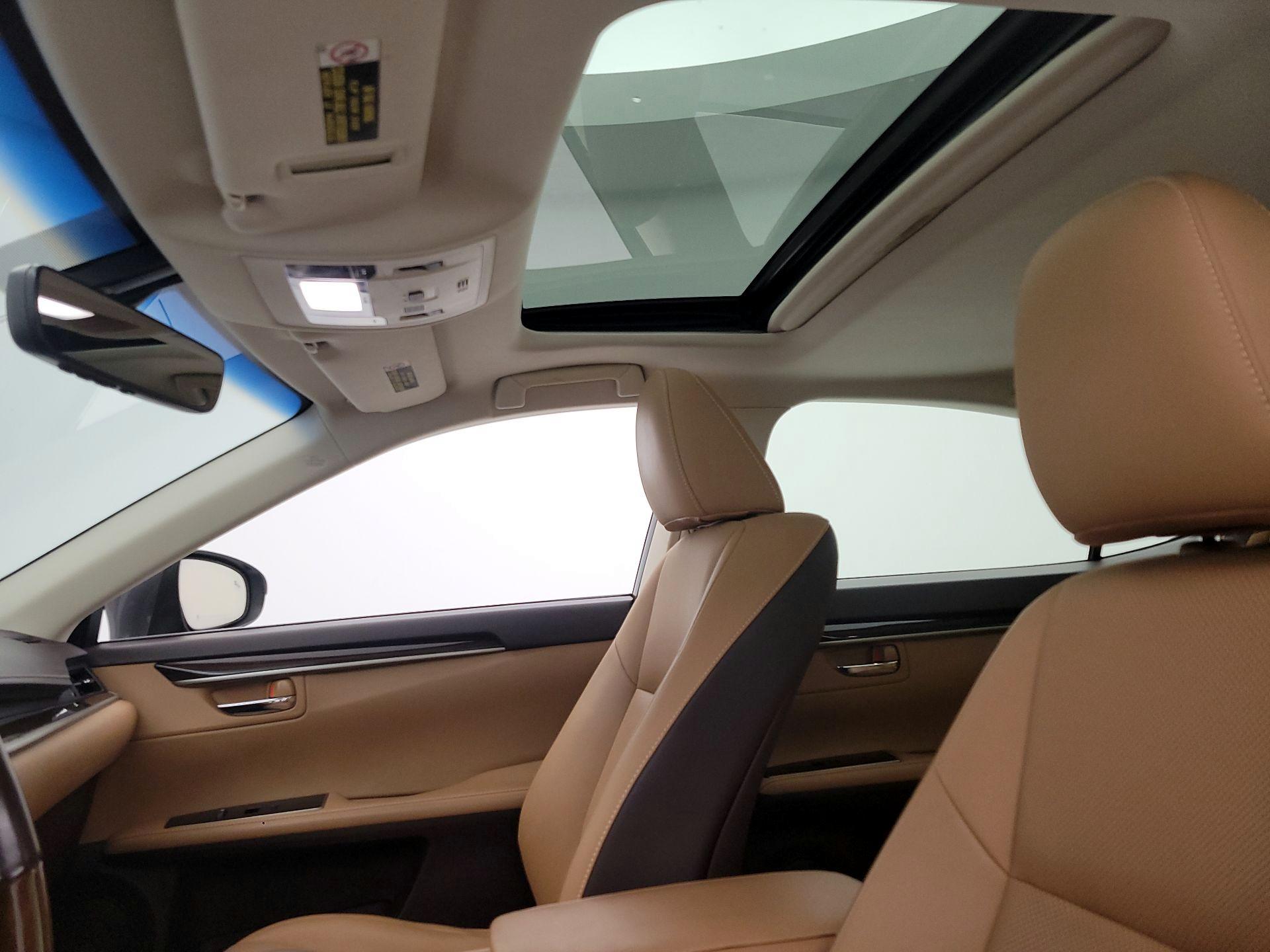 Thumbnail: 2016 Lexus ES - 20